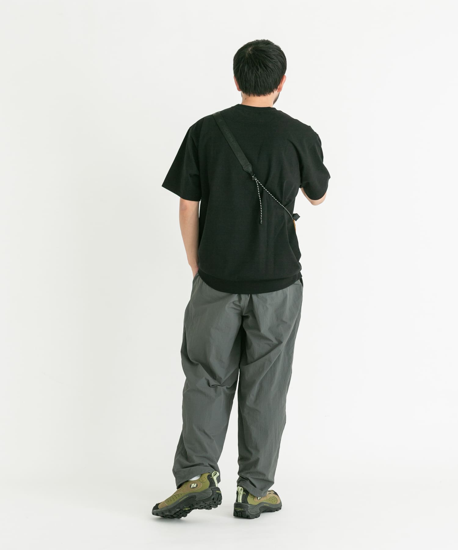 ブラック