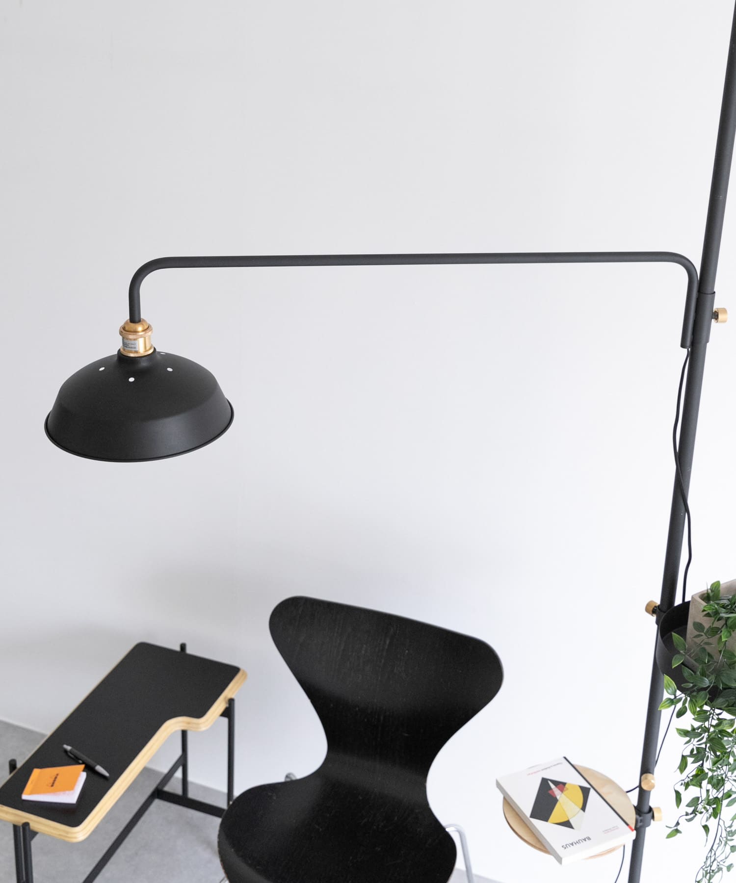 DRAW A LINE ランプアーム ブラック DRAW A LINE Lamp Arm L Black(FREE ブラック): インテリア｜URBAN