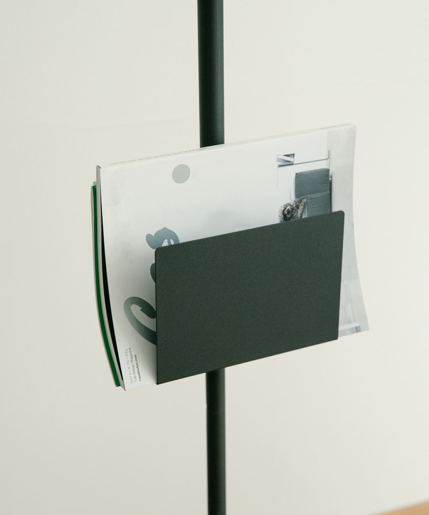 DRAW A LINE　Book Rack BK