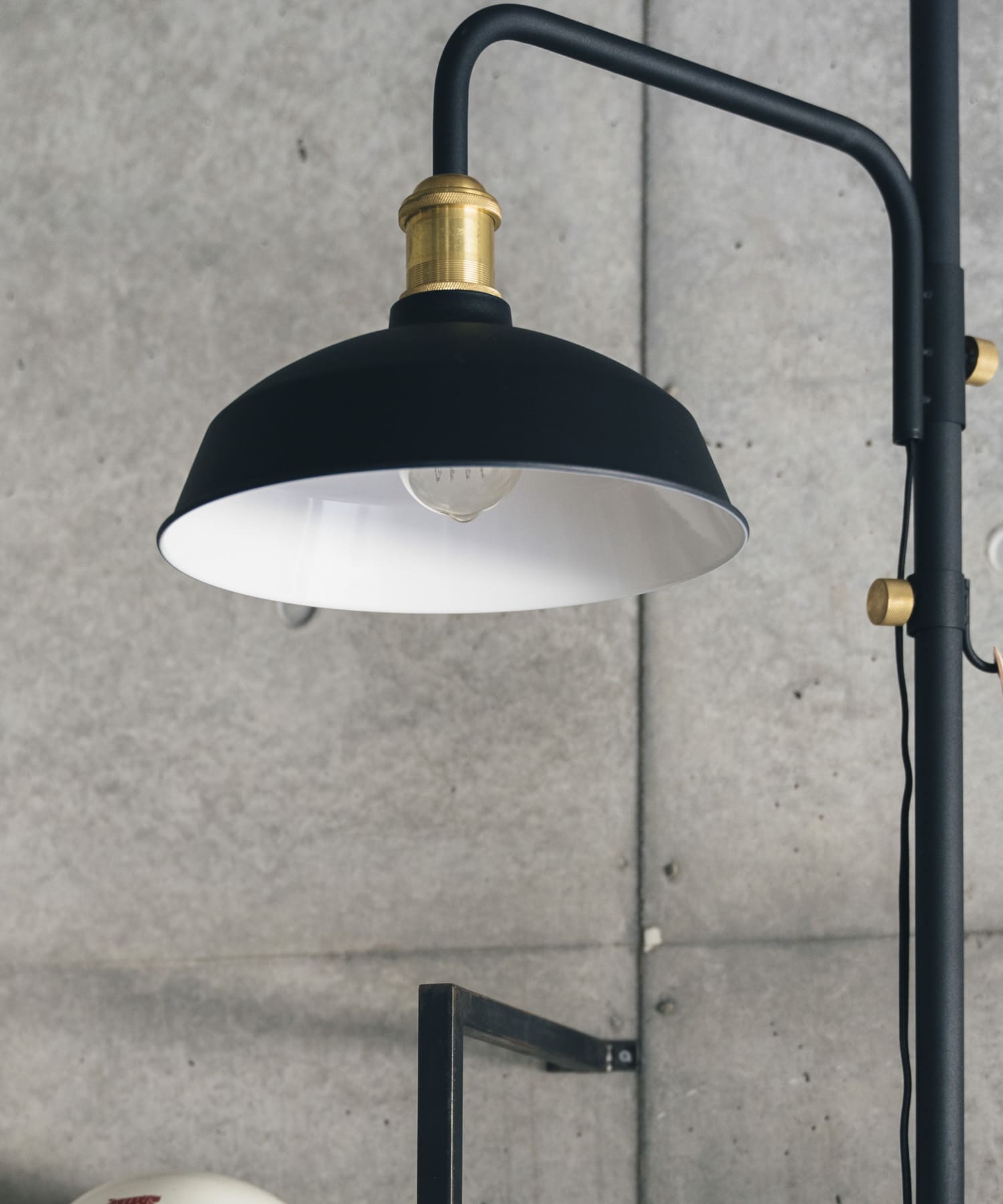 ※こちらはシェードのみです。アームは付属しませんのでご注意ください。