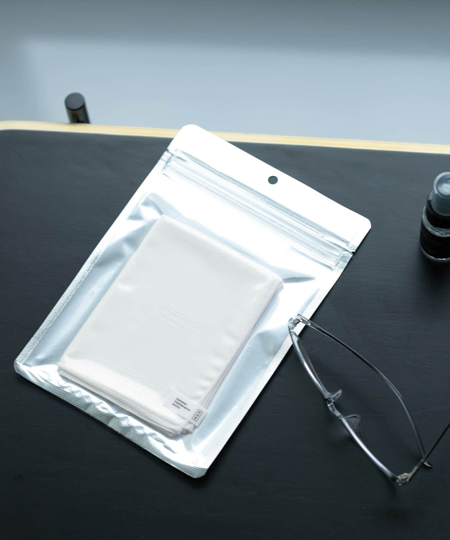emw　EYEWEAR CLOTH WHITE -