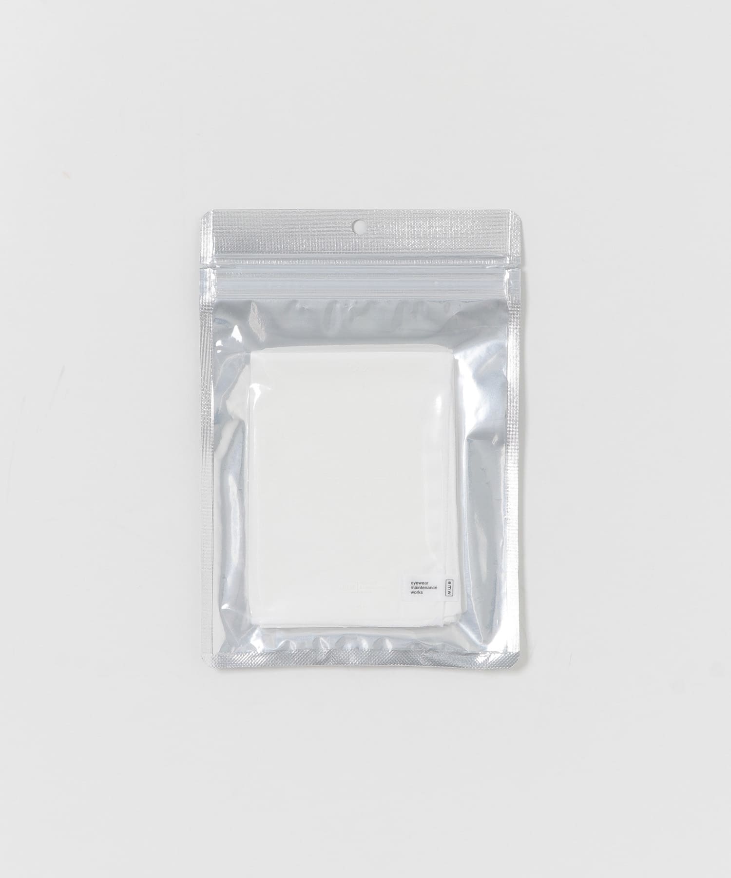 emw　EYEWEAR CLOTH WHITE -