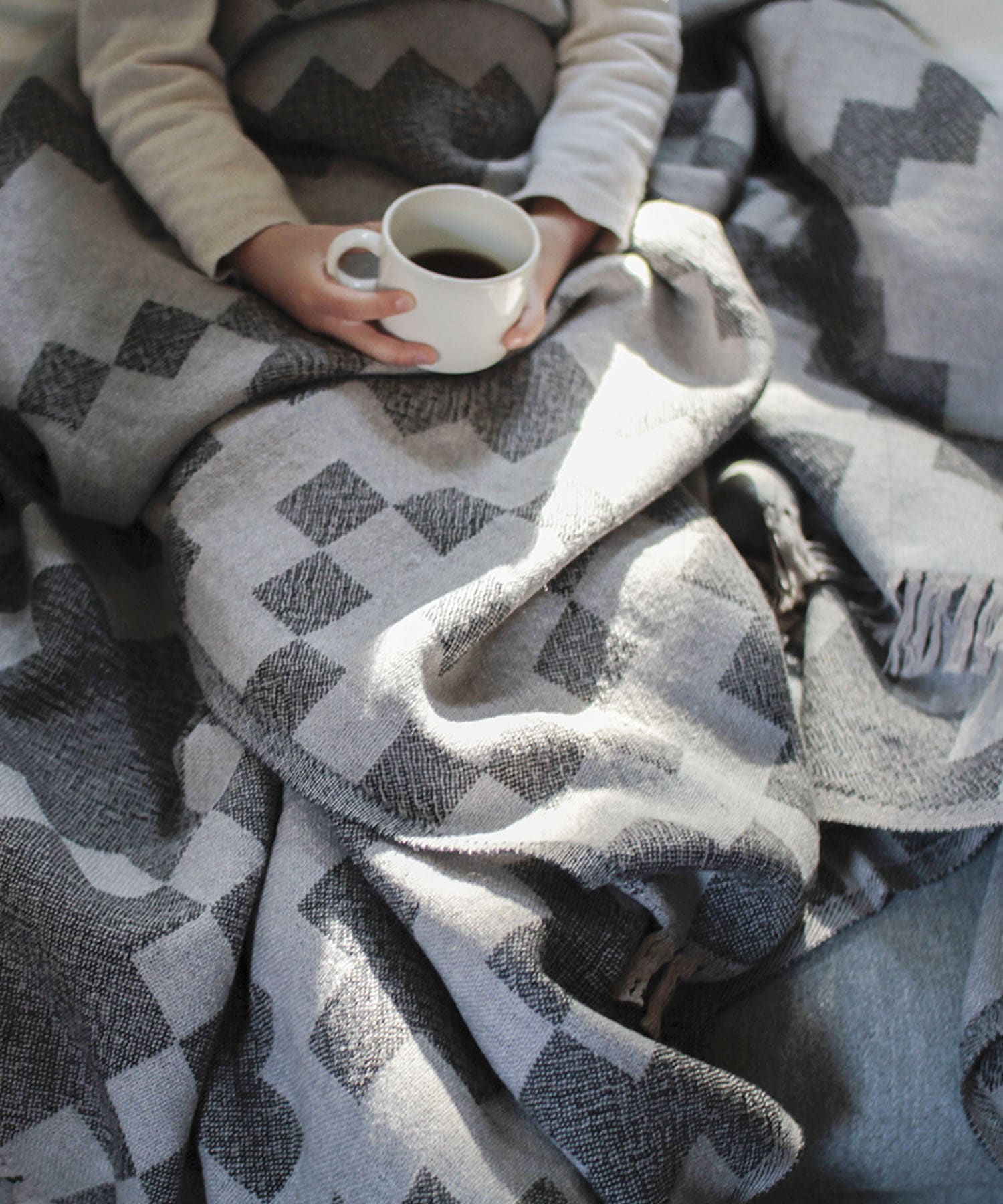 LAPUAN KANKURIT　HUVILA blanket GRY BLACK one