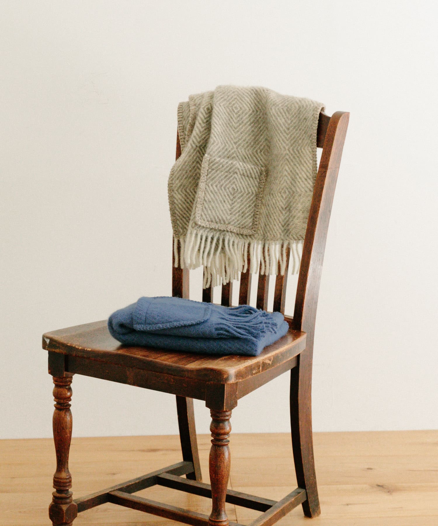 GRY WHITE