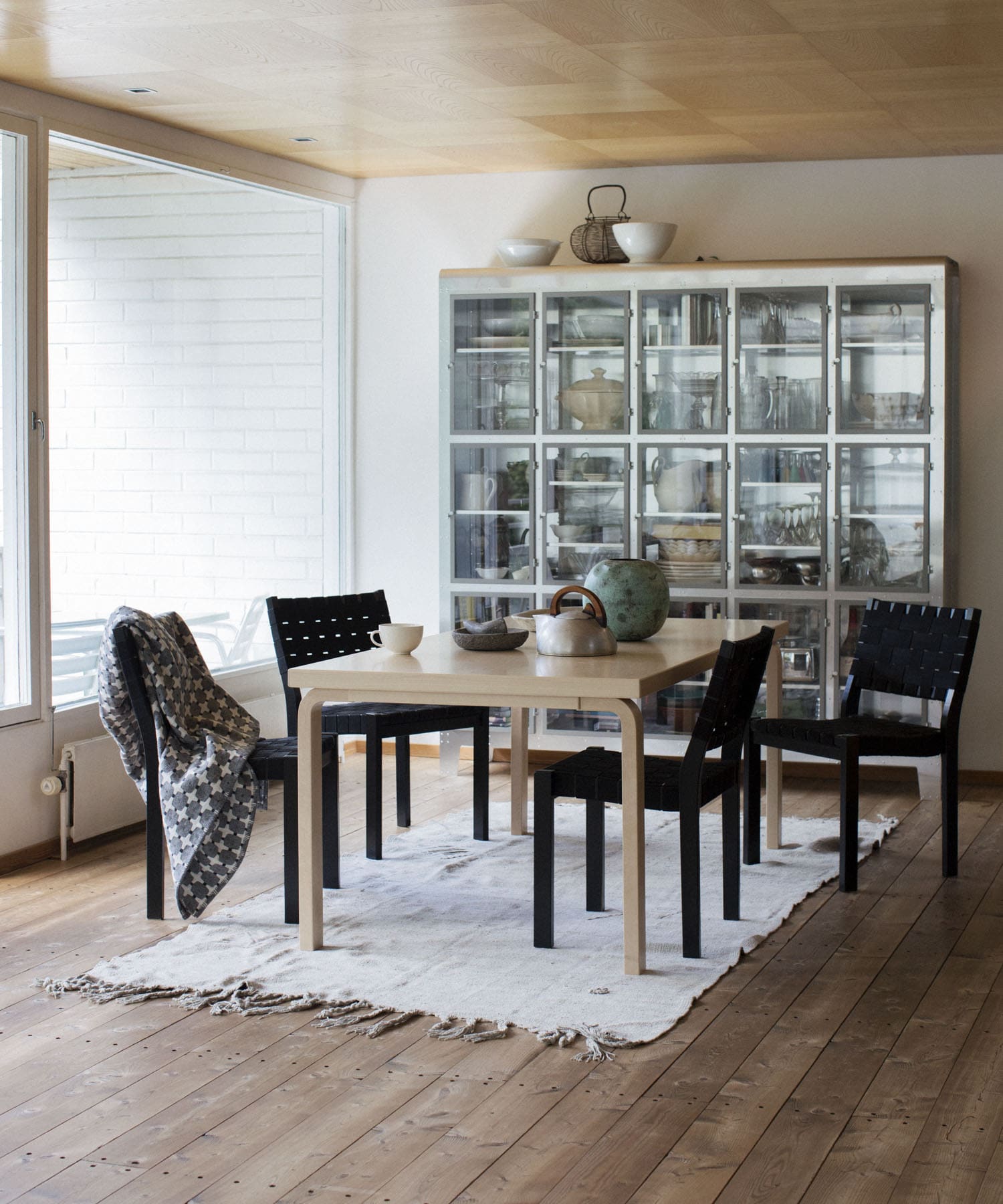 Artek　81A テーブル ナチュラルラッカー -