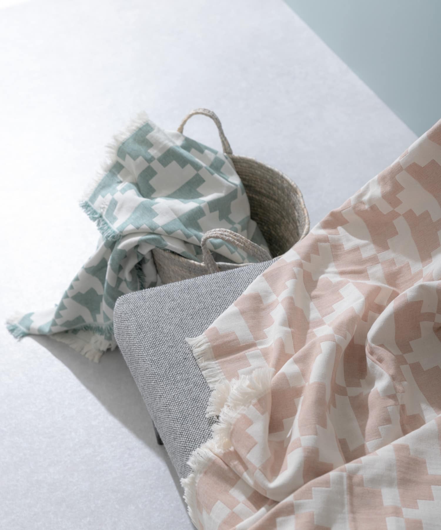 BRITA SWEDEN　CONFECT リサイクルコットンスロー PINE -