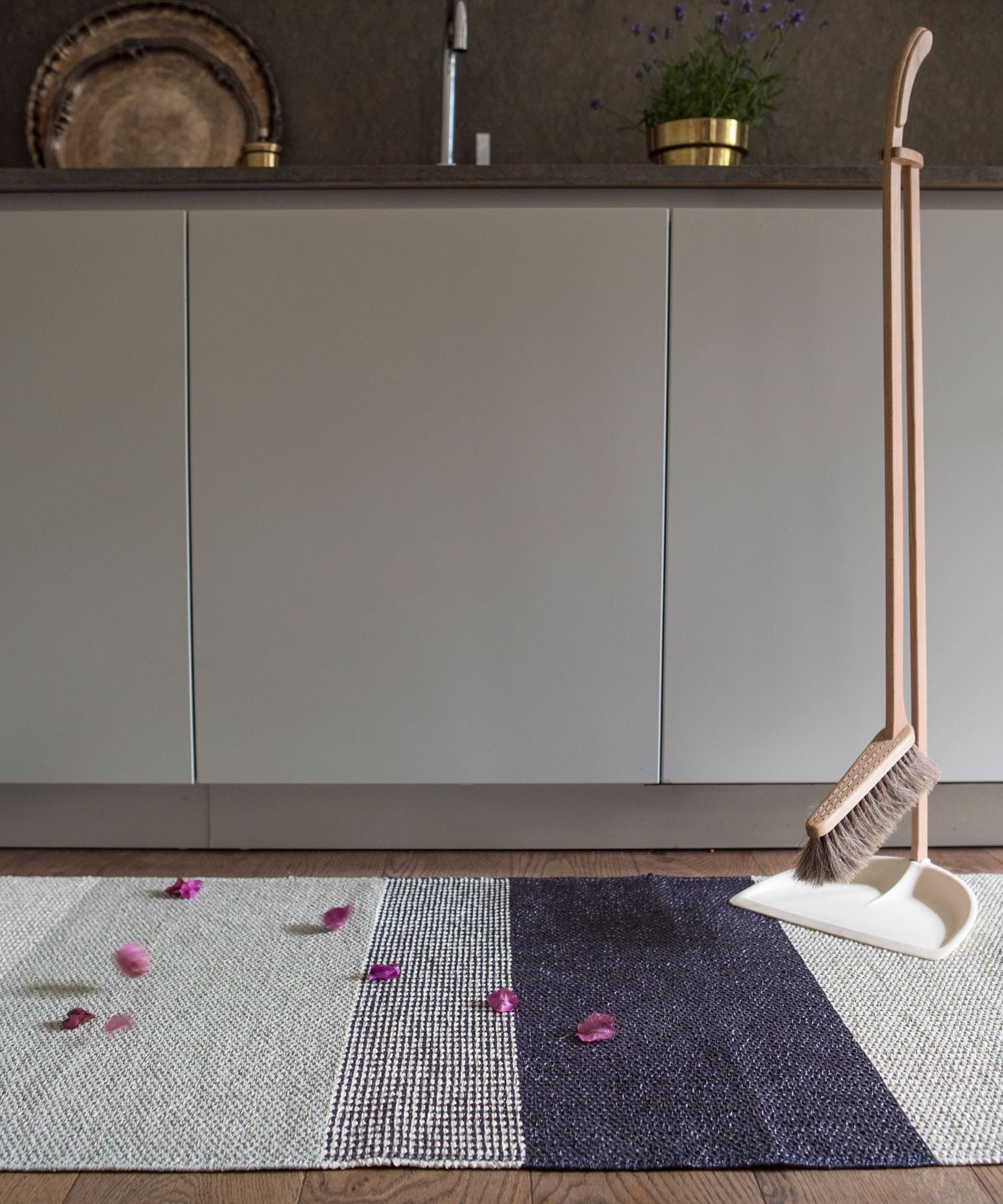 BRITA SWEDEN　SEASONS インアウトドアラグ70x150 BERRY -