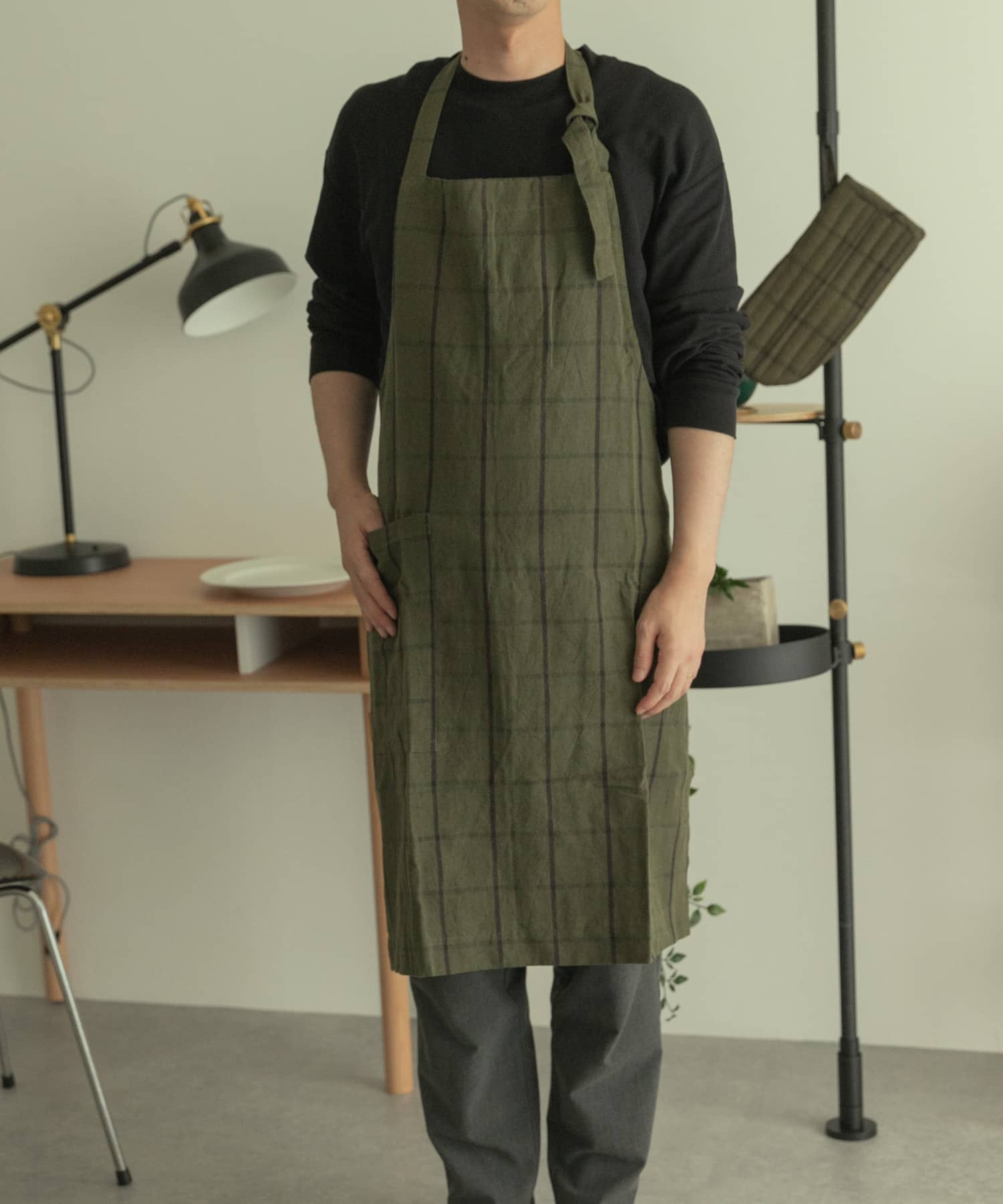 ferm living　HALE YARN-DYED APRON GREEN BLK -