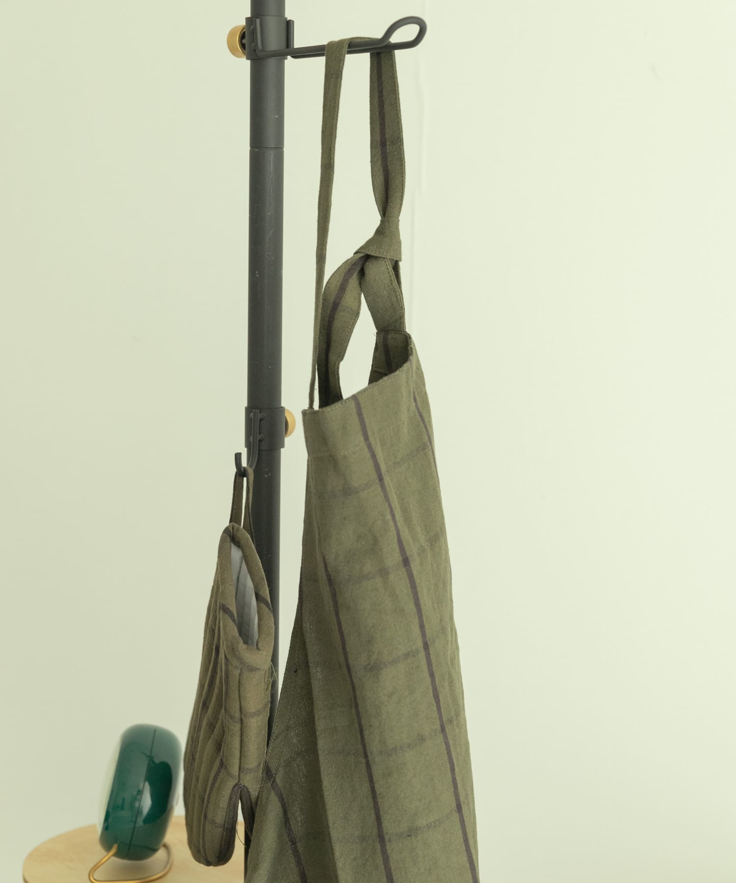 ferm living　HALE YARN-DYED APRON GREEN BLK -