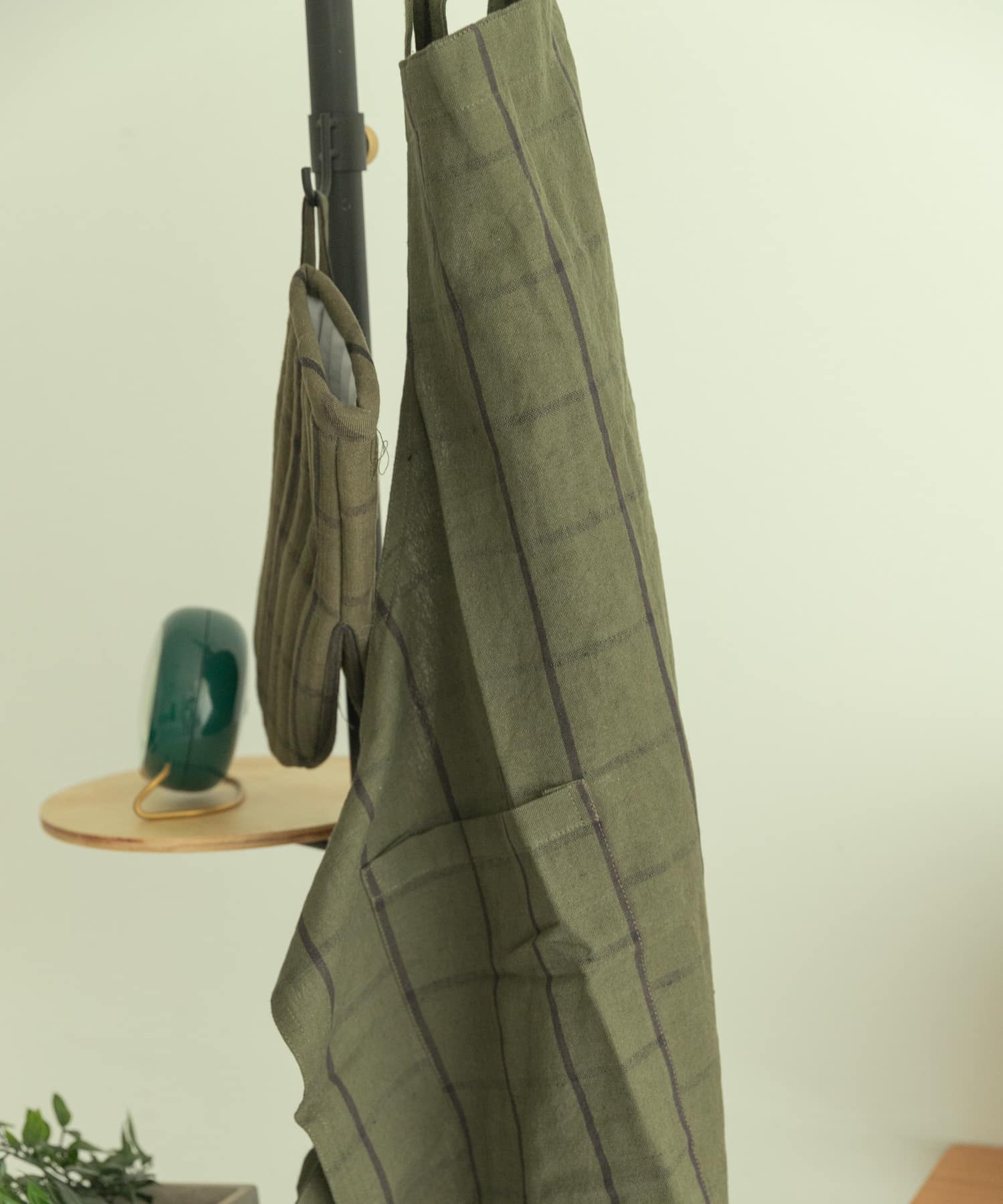 ferm living　HALE YARN-DYED APRON GREEN BLK -