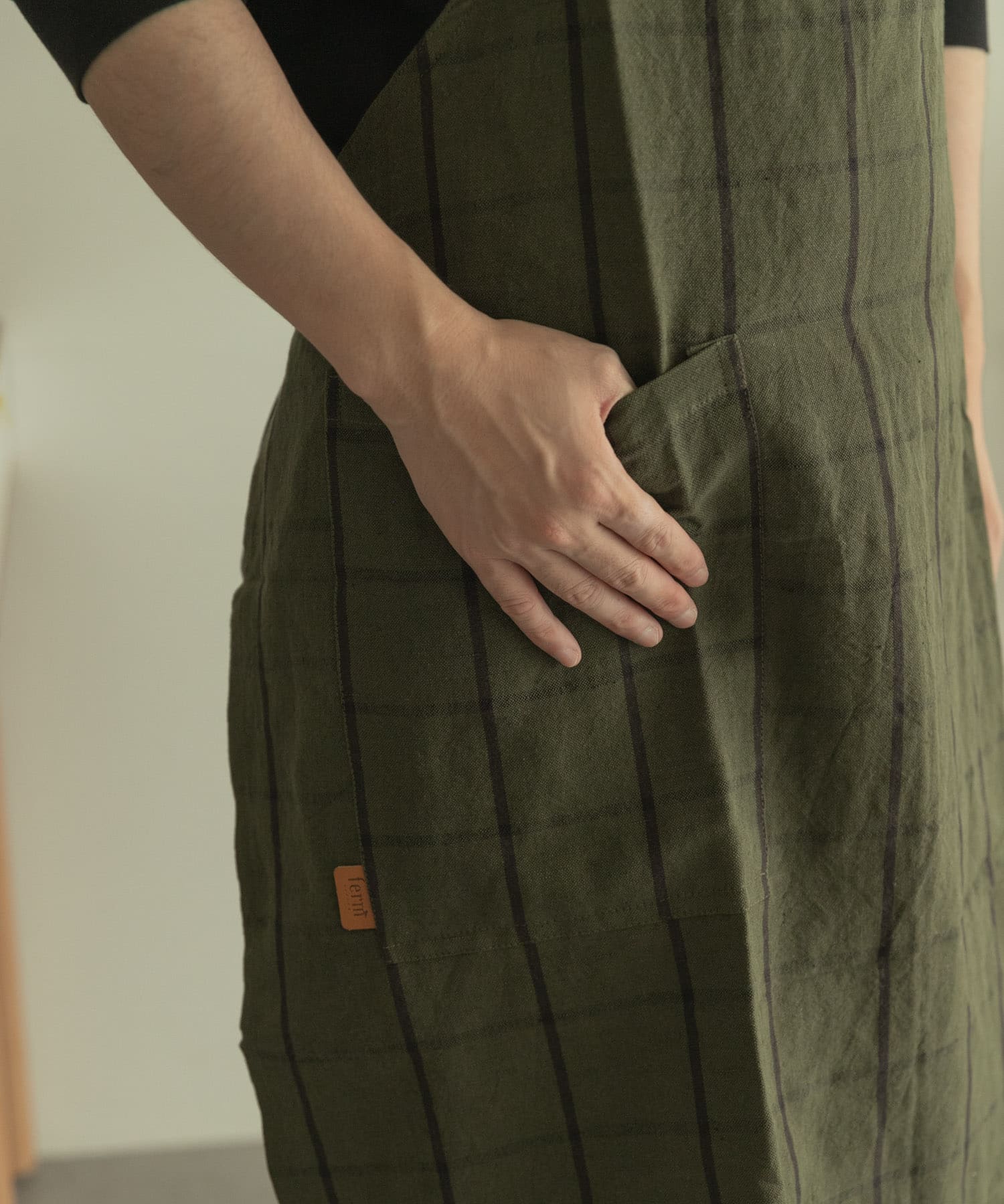 ferm living　HALE YARN-DYED APRON GREEN BLK -