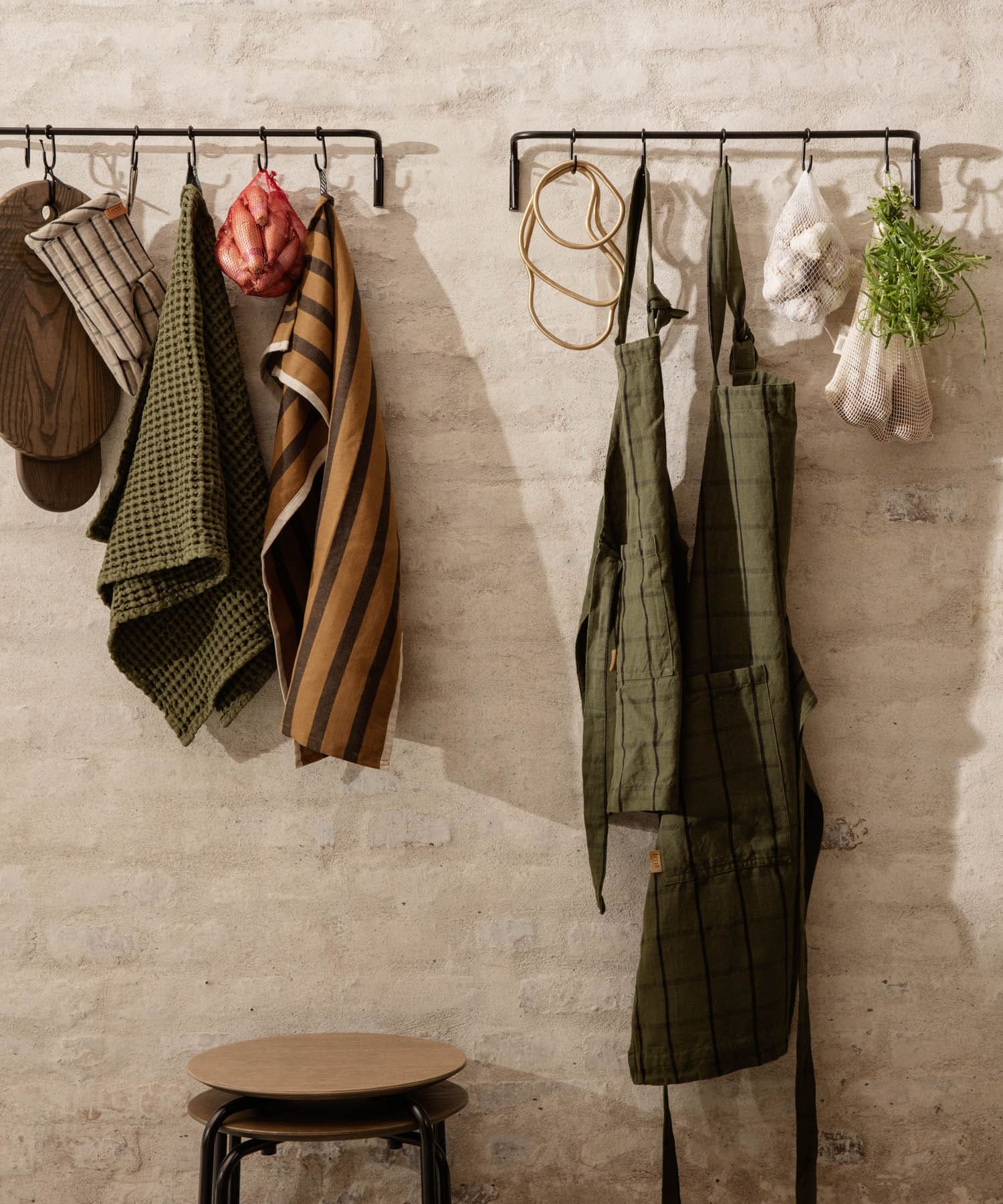 ferm living　HALE YARN-DYED APRON GREEN BLK -