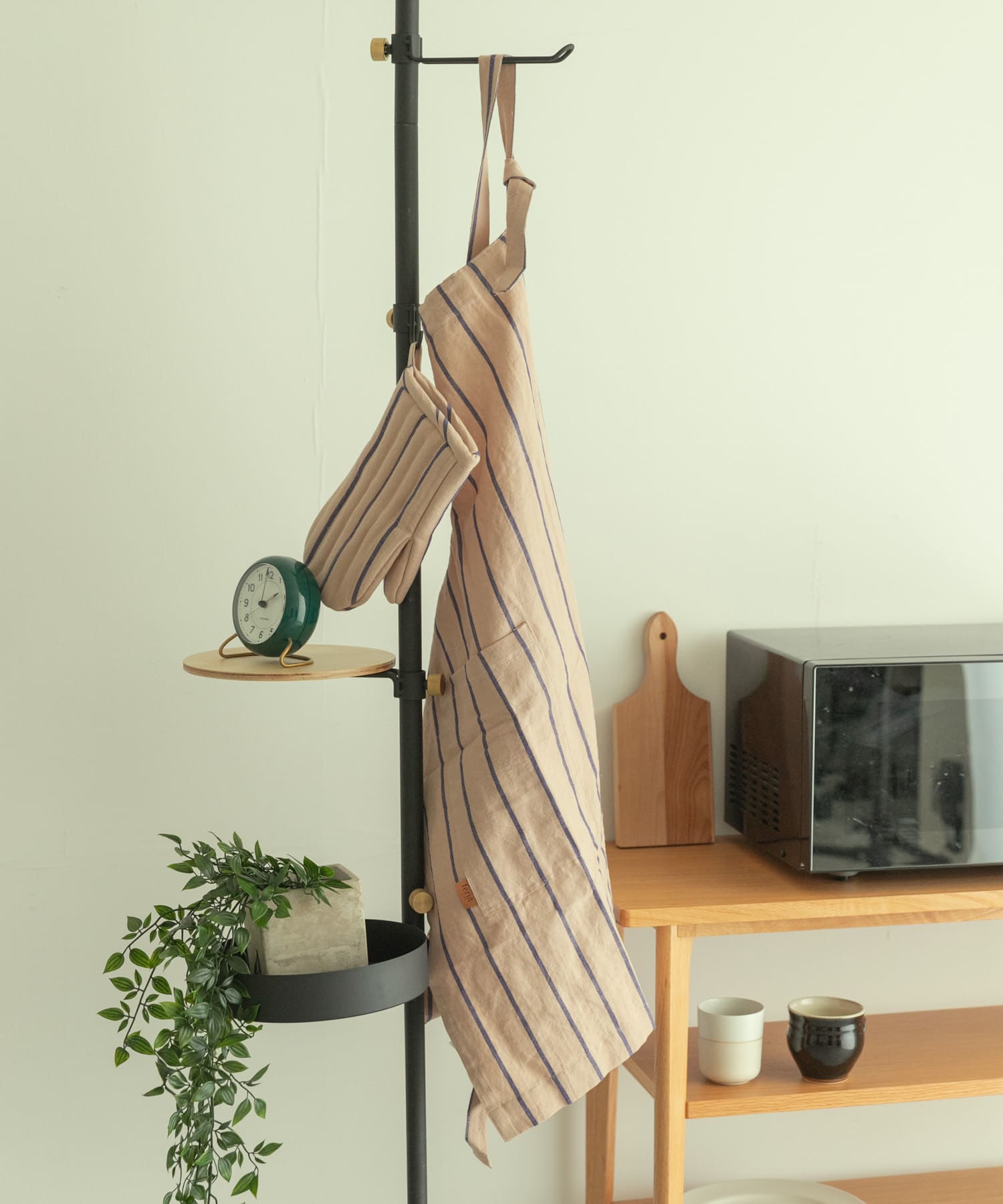 ferm living　HALE YARN-DYED APRON ROSE BLUE -