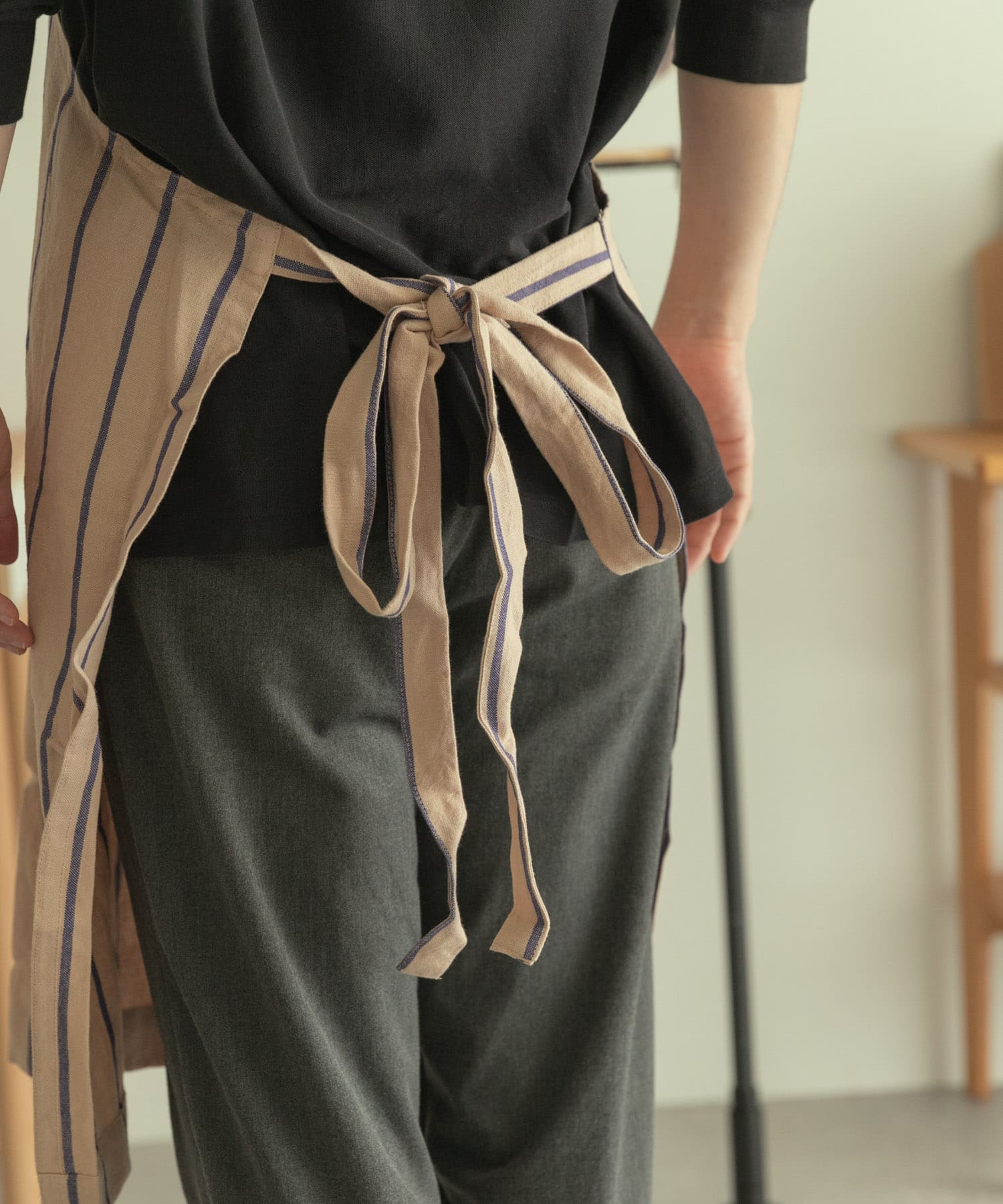 ferm living　HALE YARN-DYED APRON ROSE BLUE -