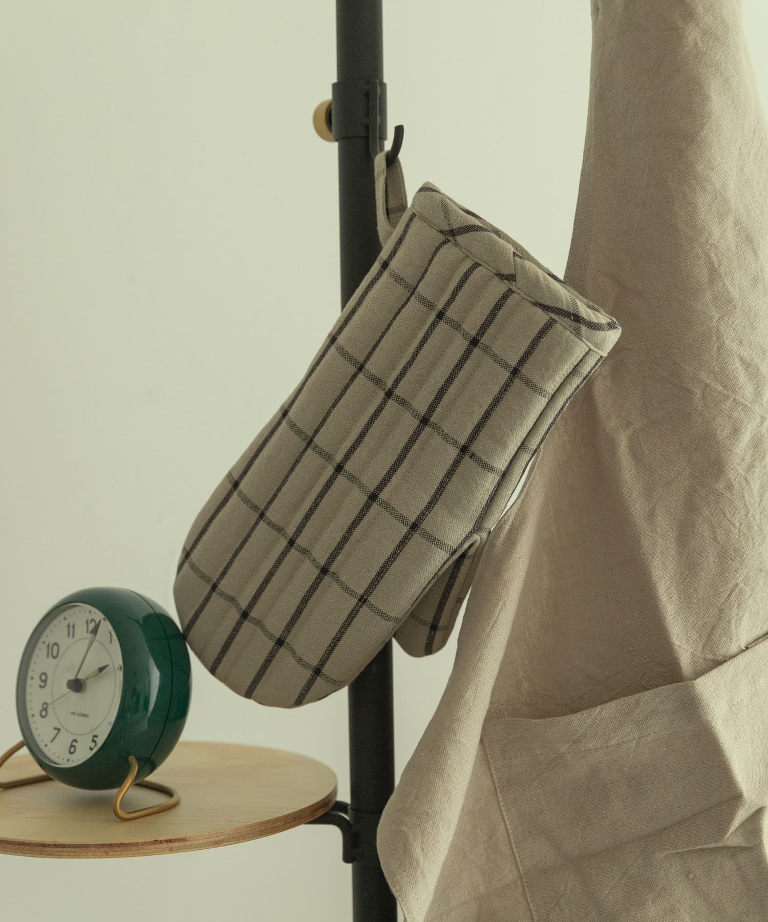 ferm living　HALE YARN-DYED OVEN MITT SAND -