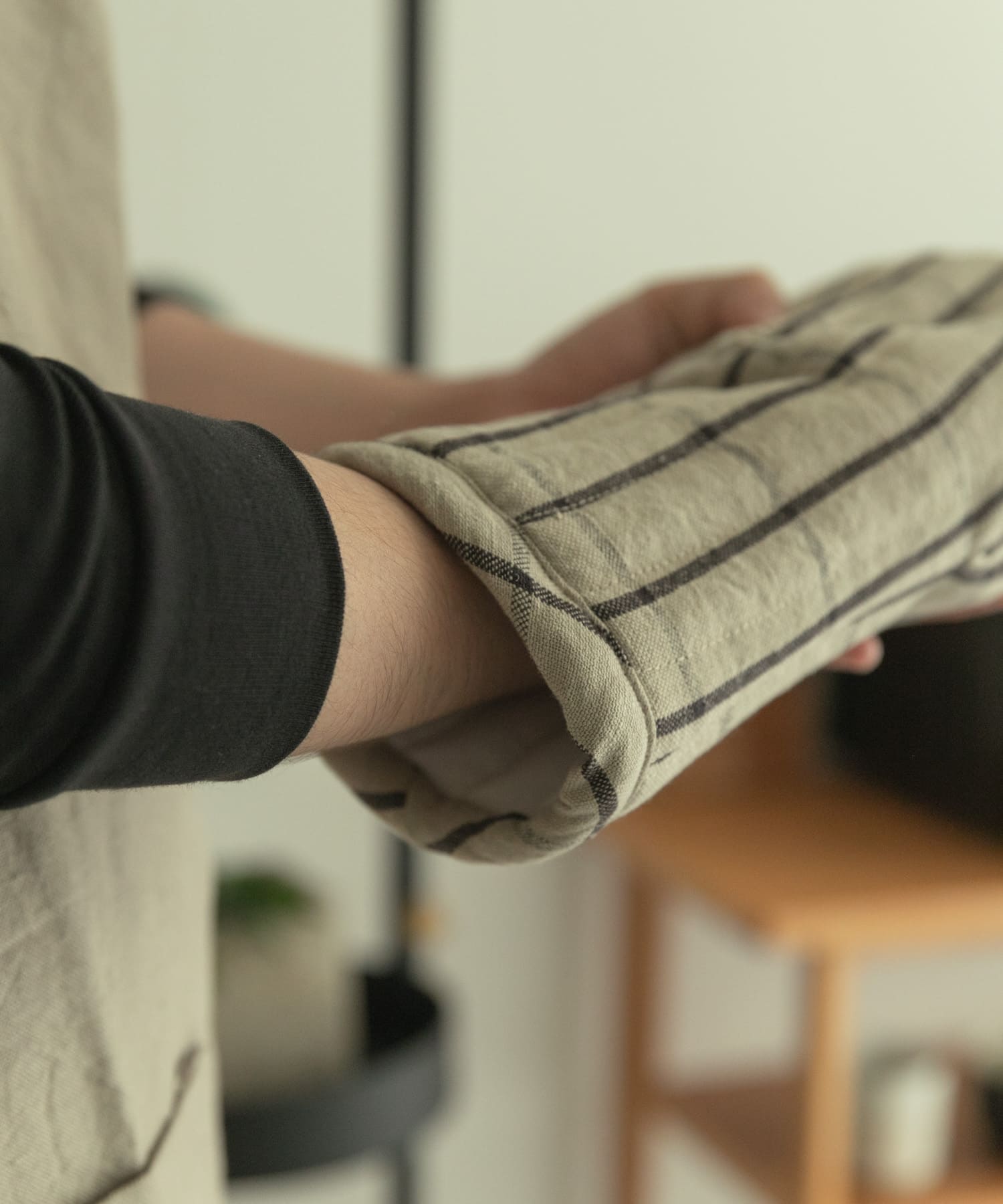 ferm living　HALE YARN-DYED OVEN MITT SAND -