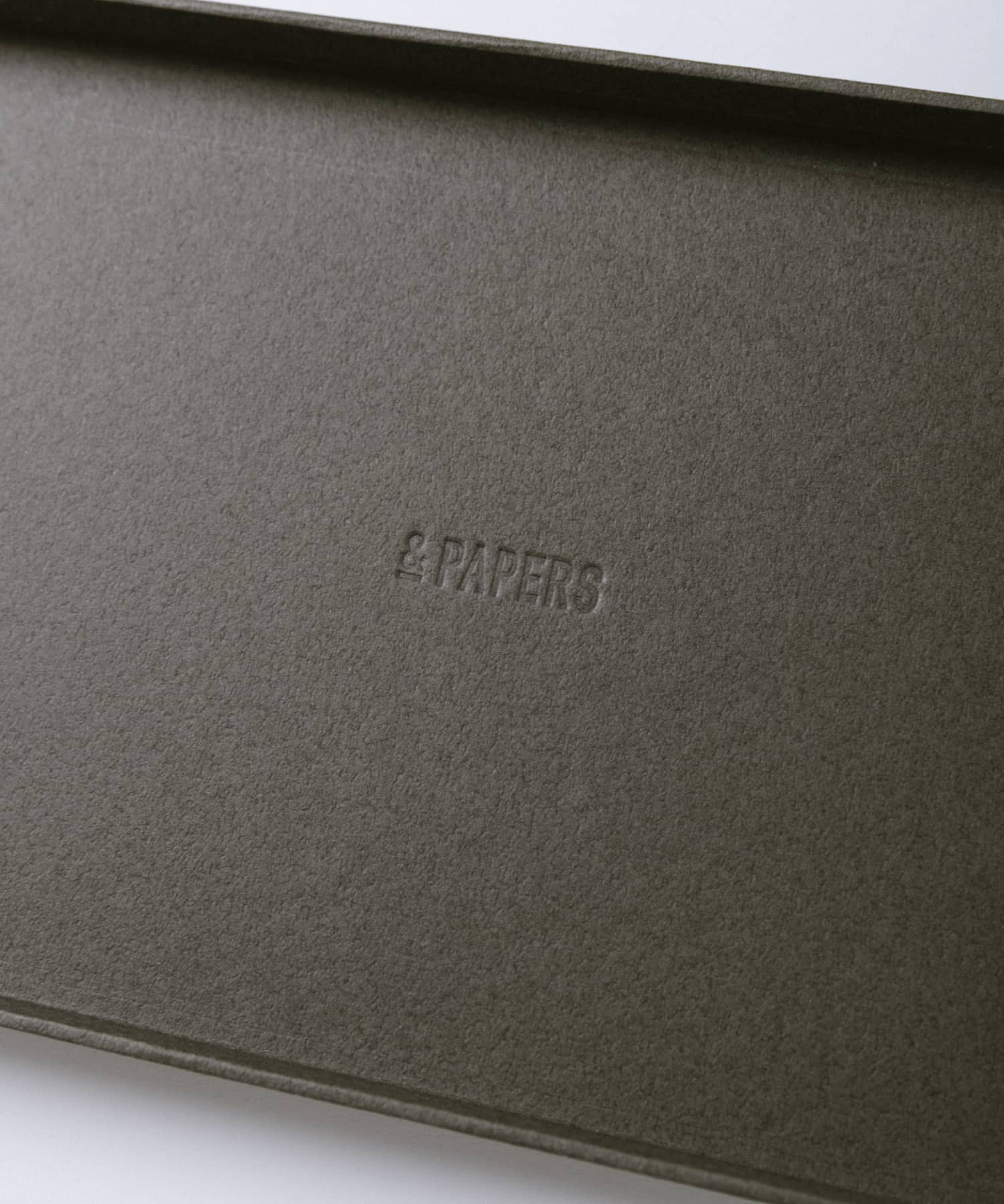 &PAPERS　SNEAK 二重蓋のティッシュケース CHA GRAY -