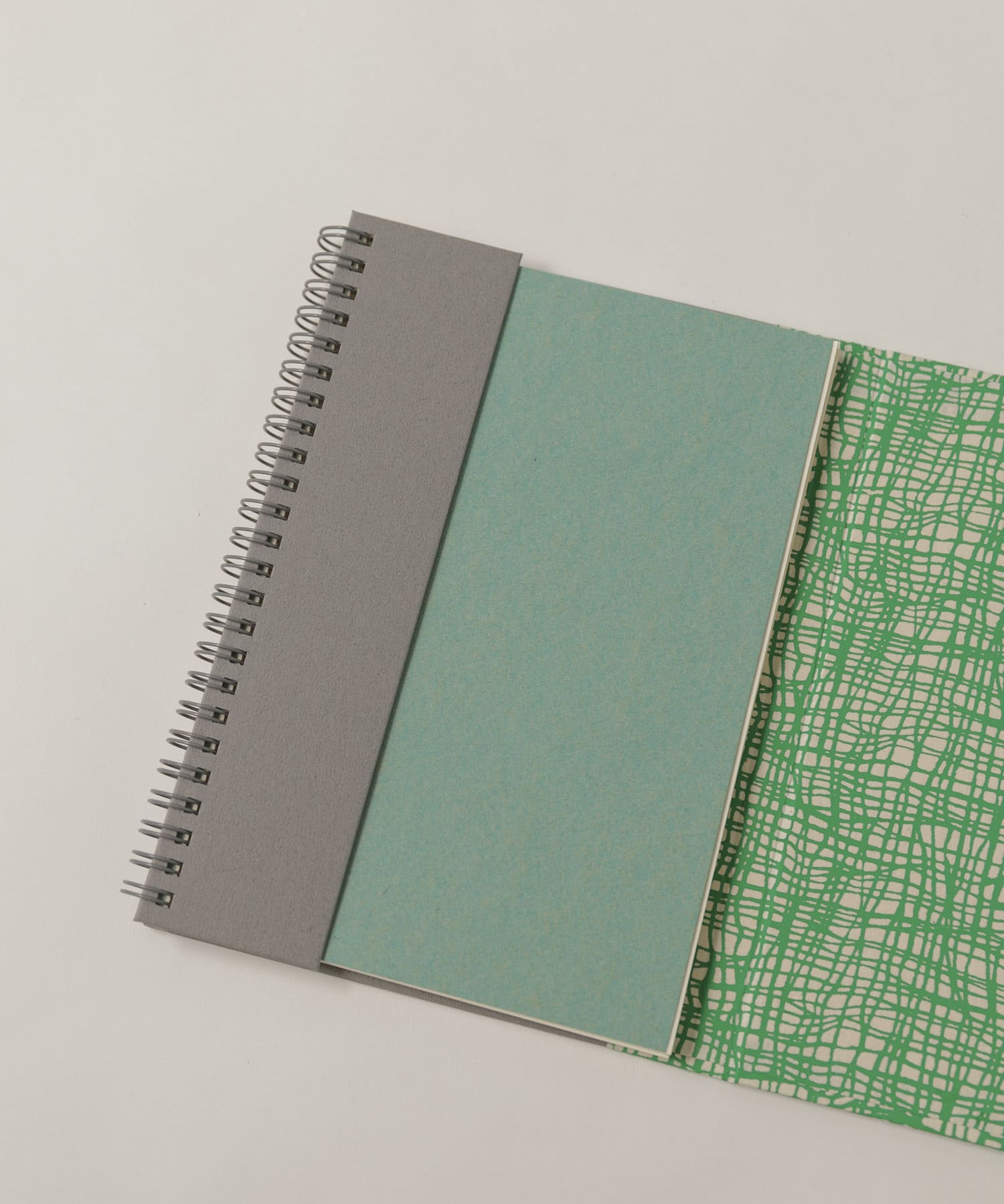 &PAPERS　別注TRI A5 NOTEBOOK grid green -