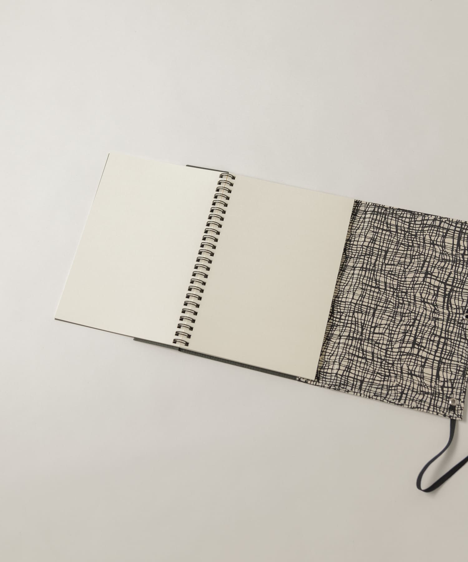 &PAPERS　別注TRI A5 NOTEBOOK grid black -