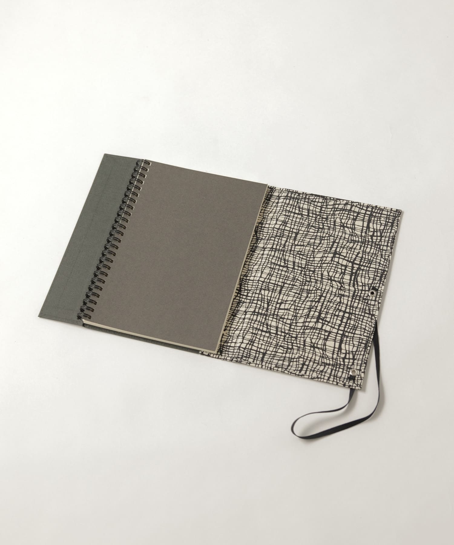 &PAPERS　別注TRI A5 NOTEBOOK grid black -