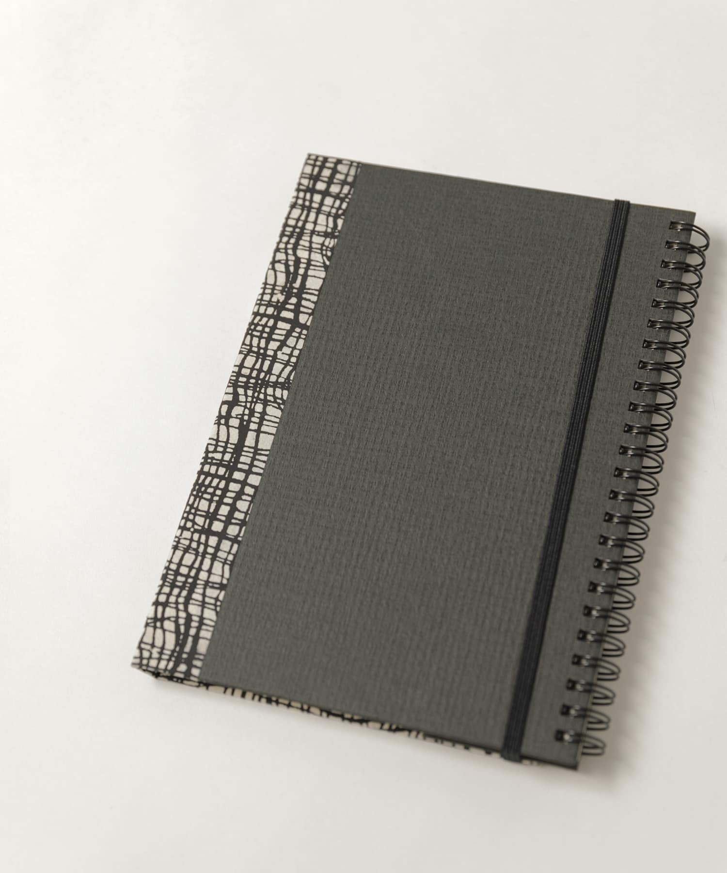 &PAPERS　別注TRI A5 NOTEBOOK grid black -