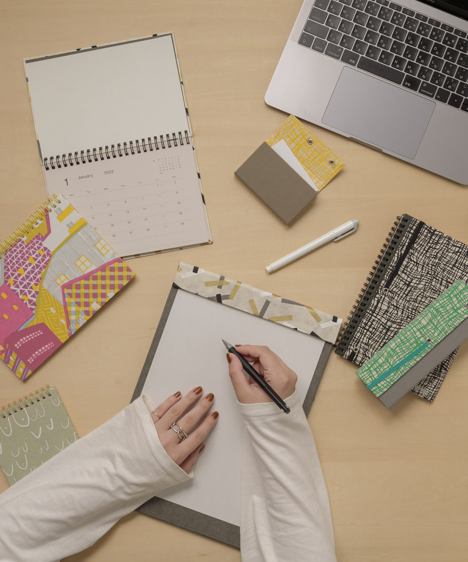 &PAPERS　別注TRI A5 NOTEBOOK grid black -