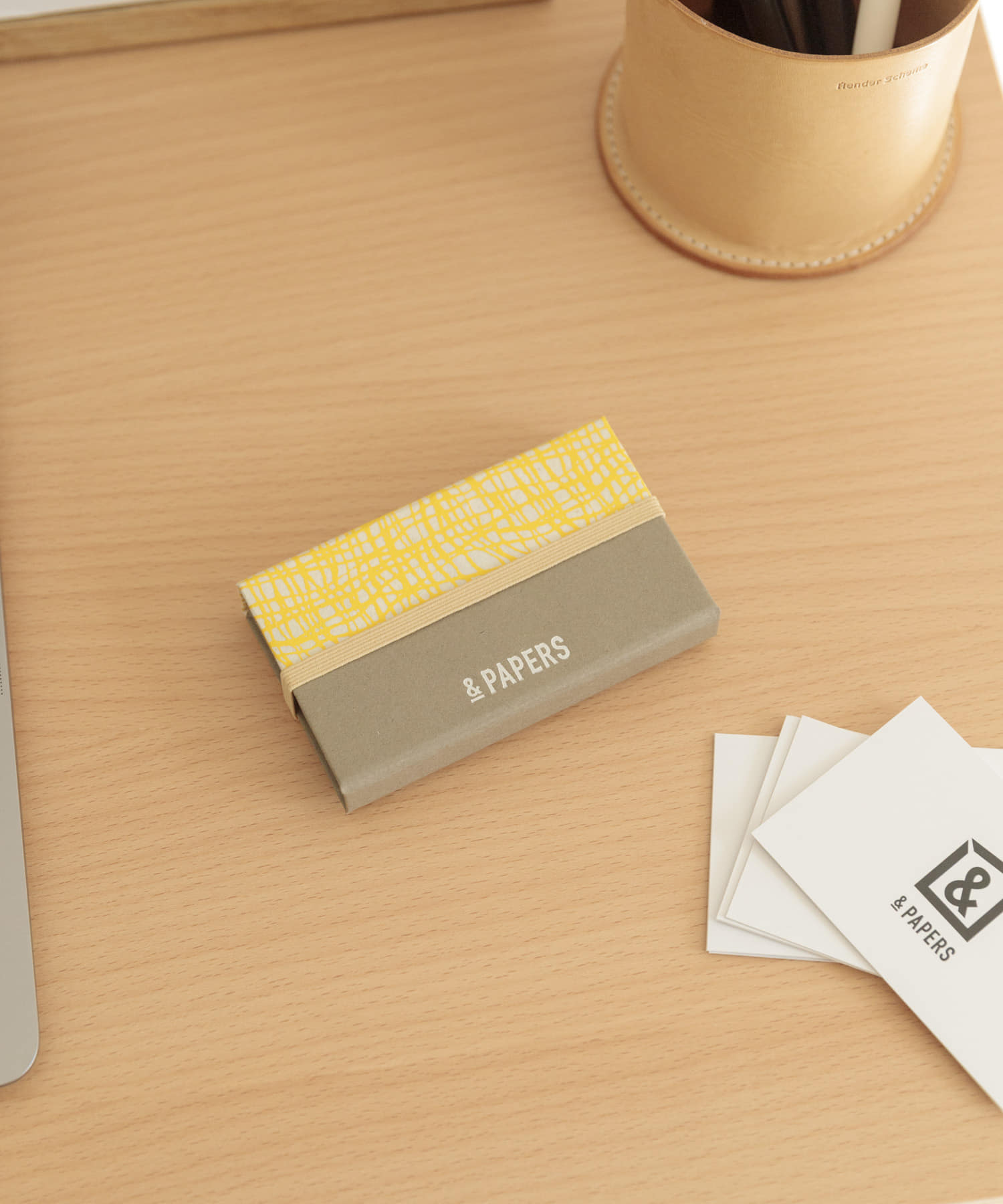 &PAPERS　別注TRI CARD CASE