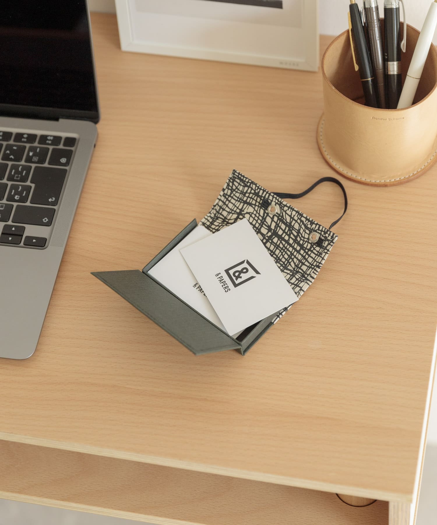 &PAPERS　別注TRI CARD CASE grid black -