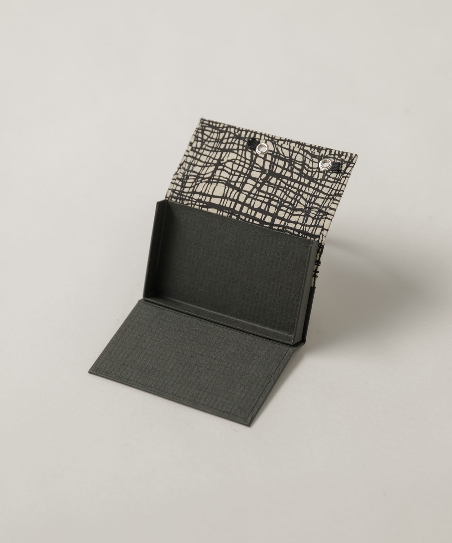 &PAPERS　別注TRI CARD CASE grid black -
