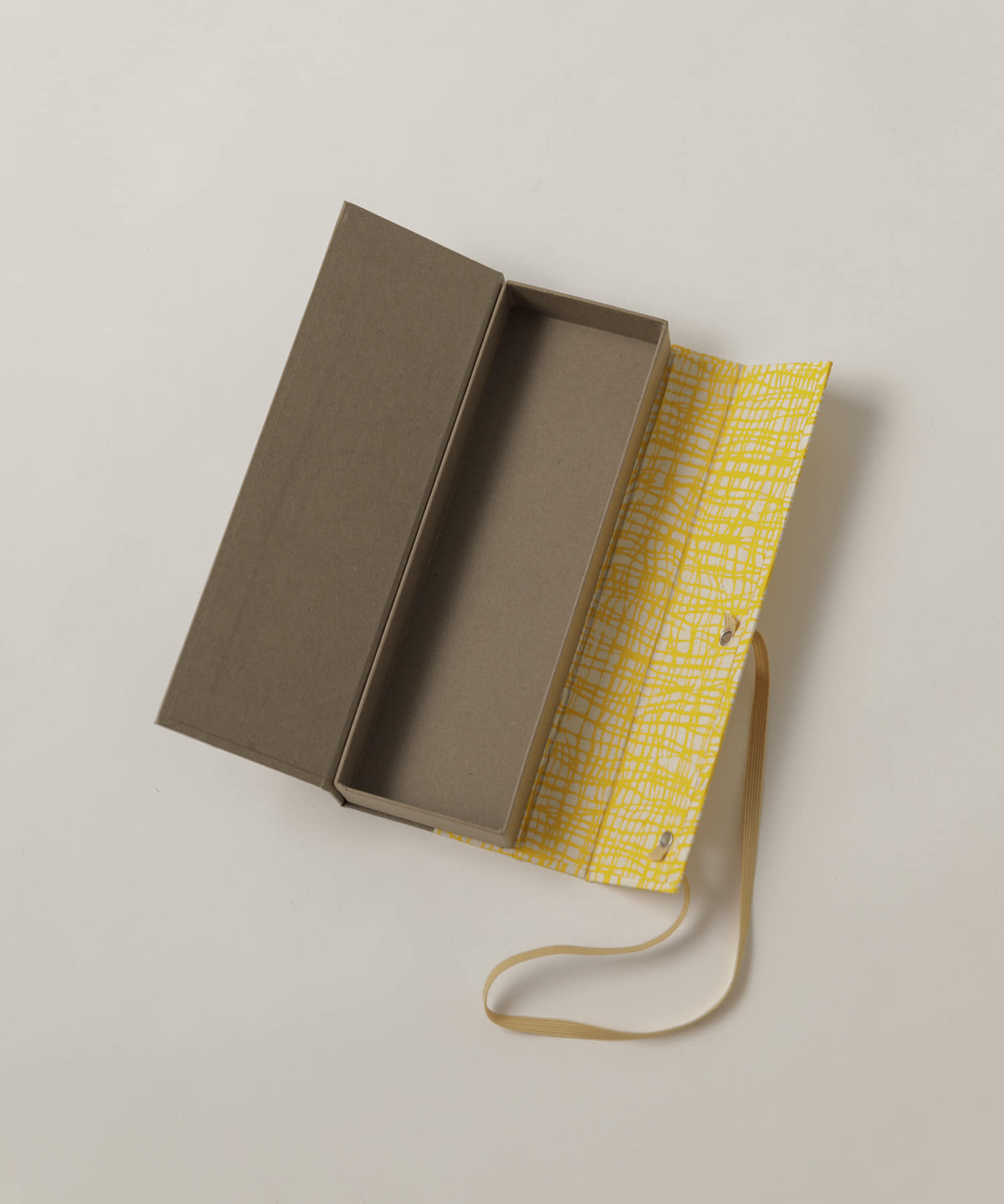 &PAPERS　別注TRI PEN CASE gridyellow -