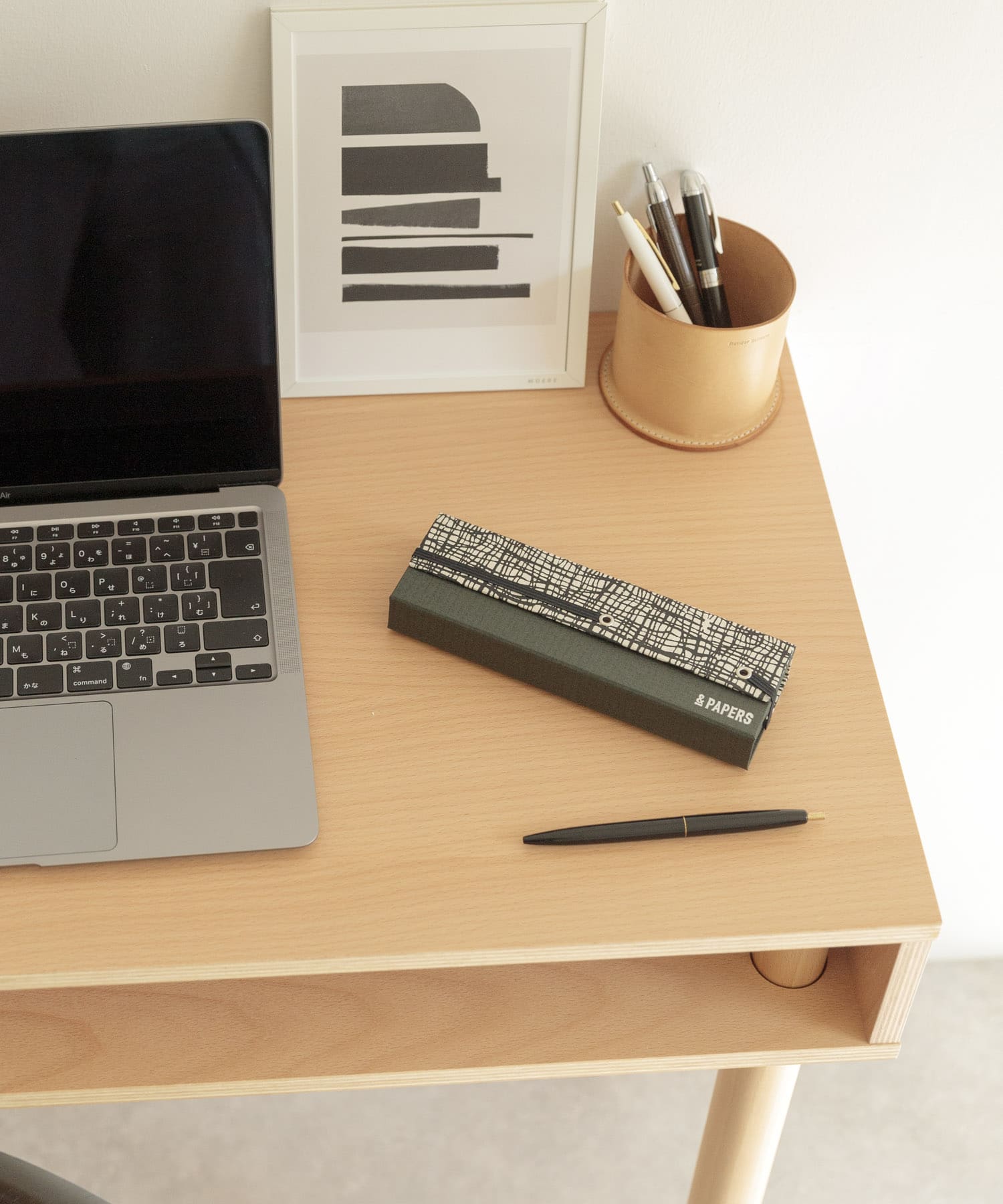 &PAPERS　別注TRI PEN CASE grid black -