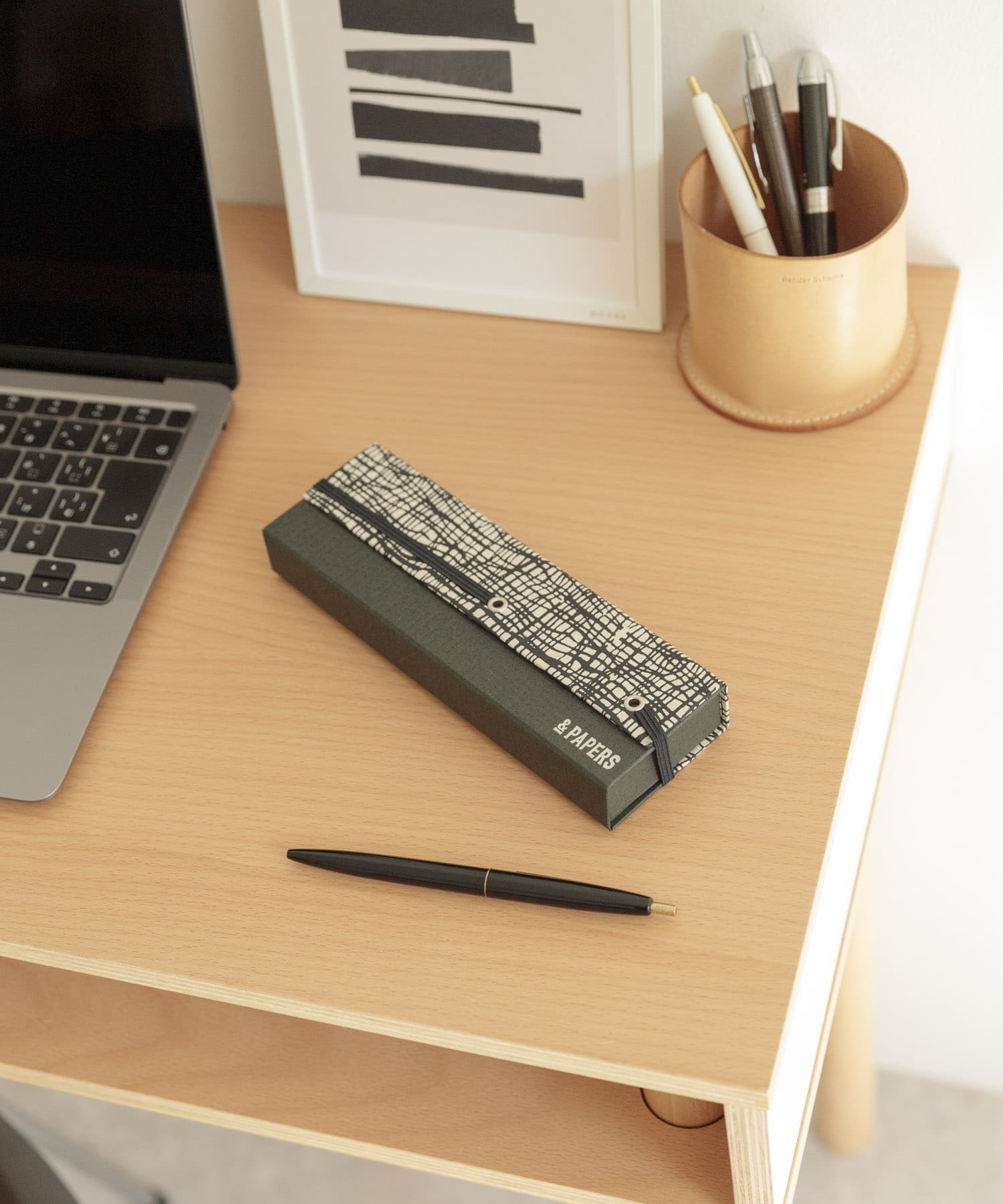&PAPERS　別注TRI PEN CASE grid black -