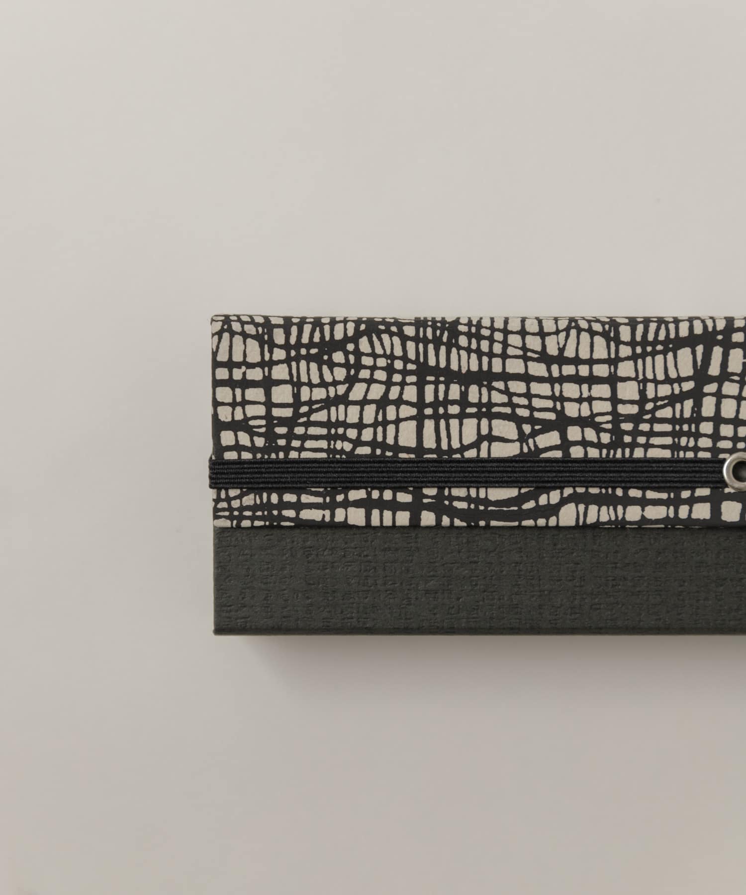 grid black
