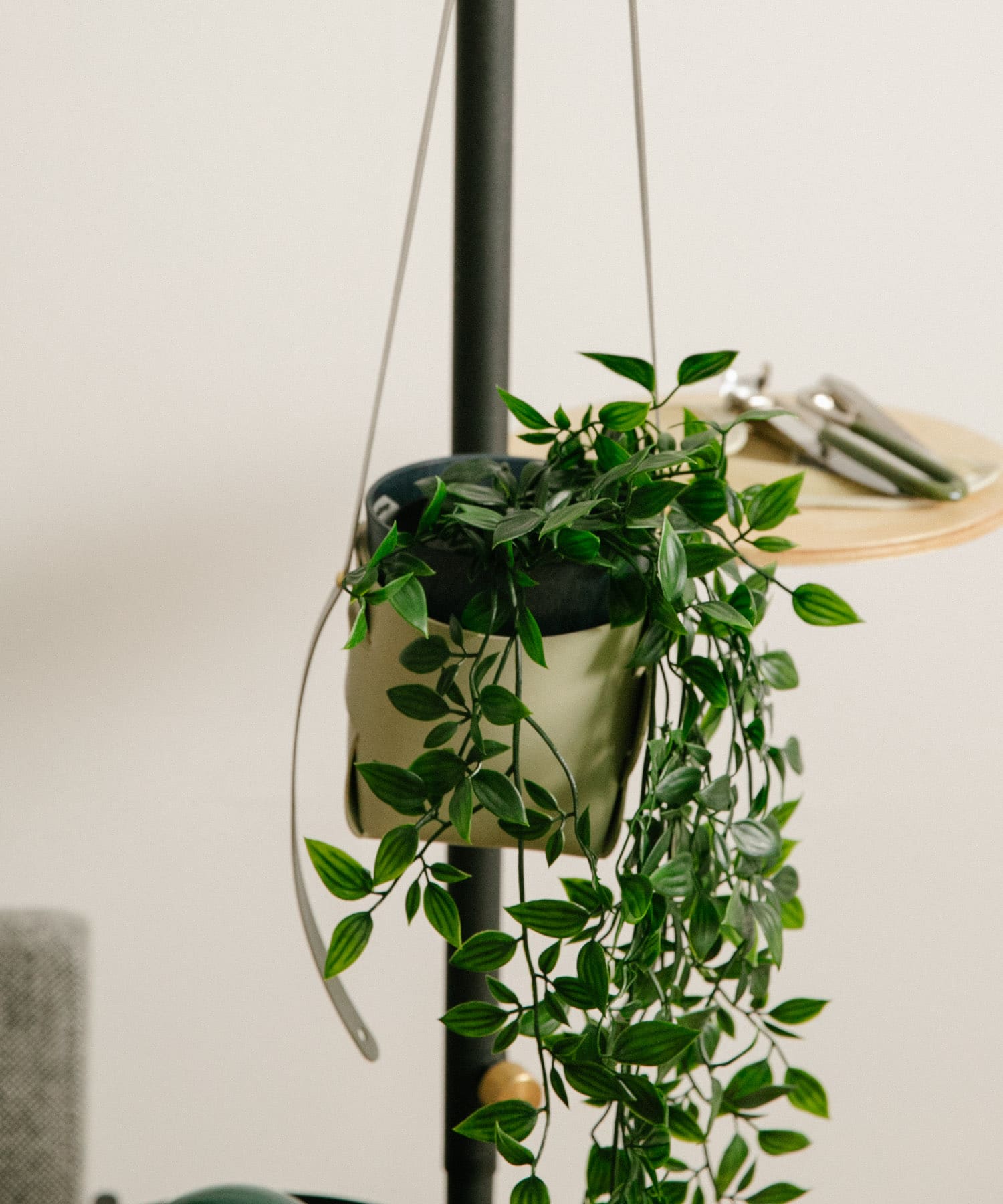 amabro　SOFT LEATHER POT Green Beg -