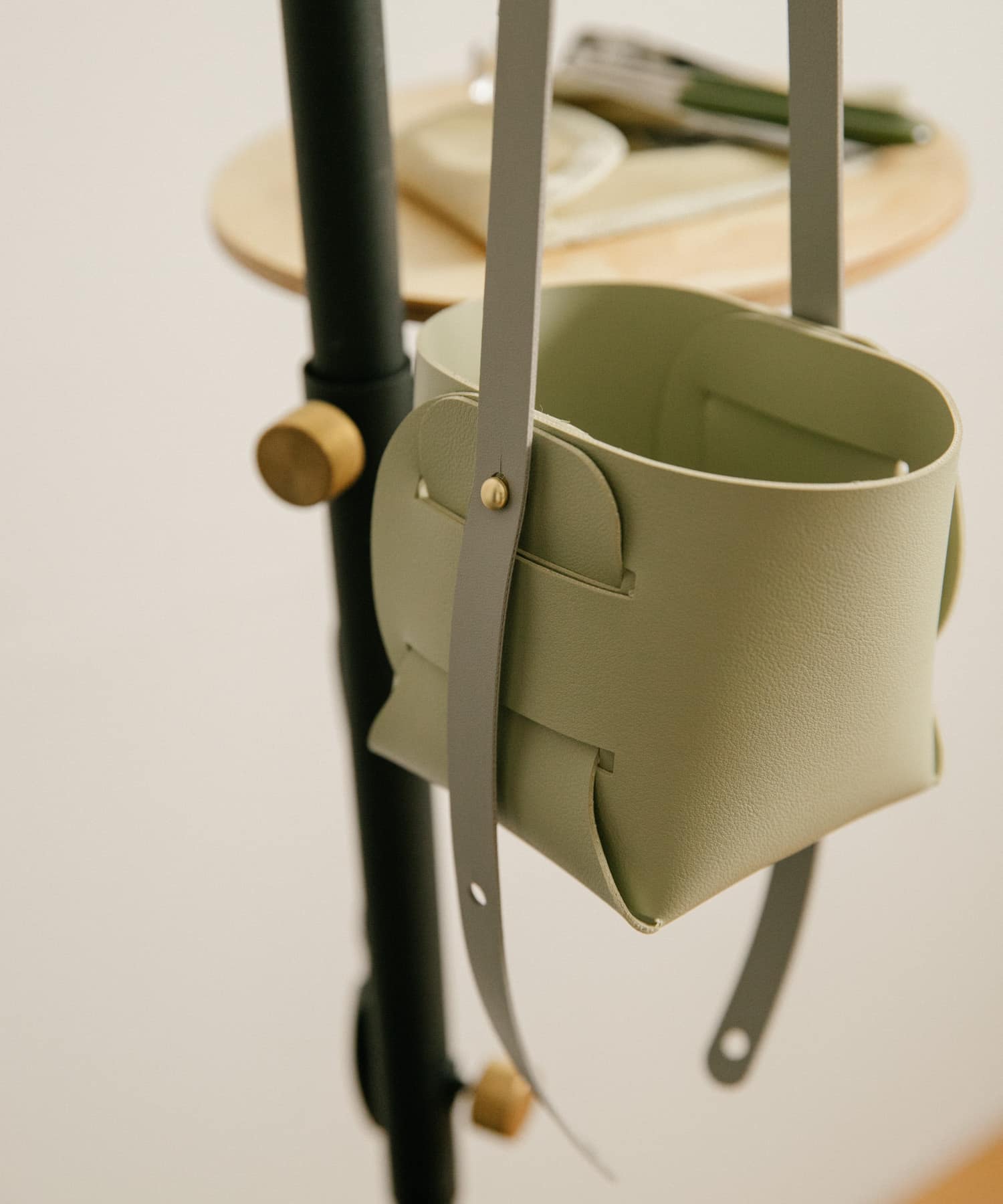 amabro　SOFT LEATHER POT Green Beg -