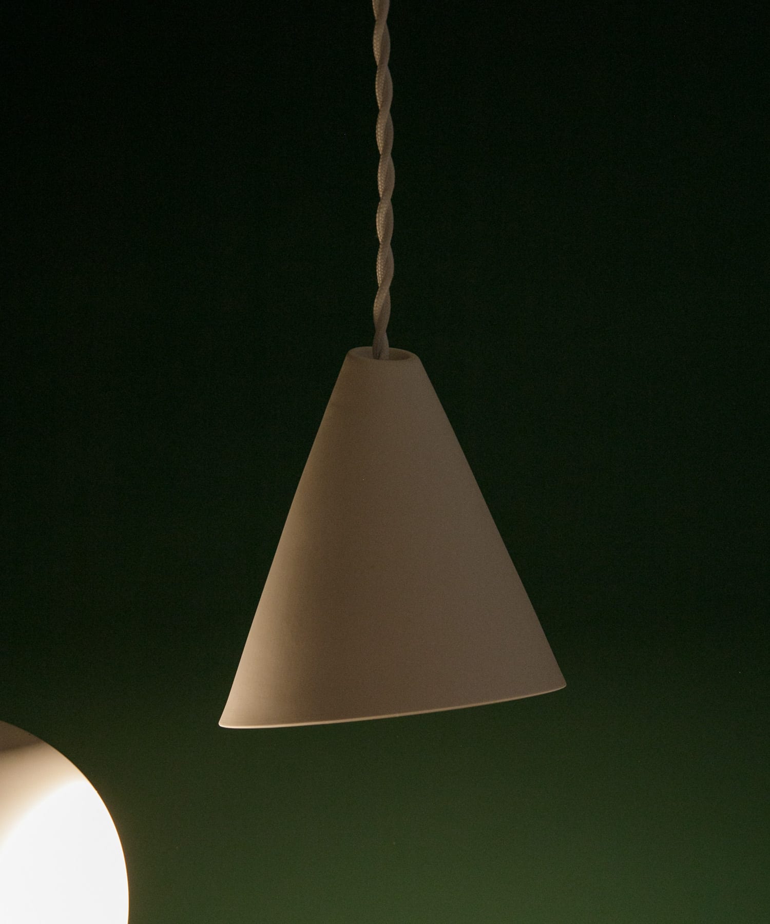 ARTWORKSTUDIO　Coneペンダント LED電球付き WHITE -
