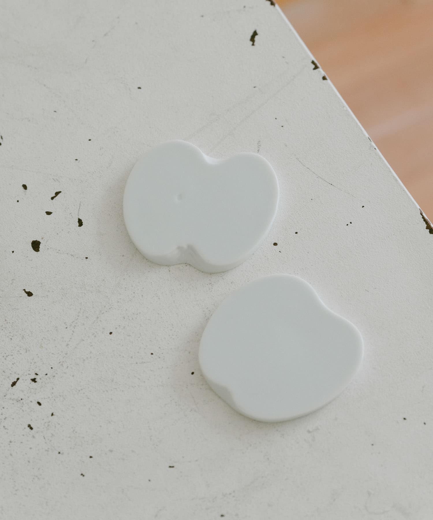 graf　cut piece りんごのプレート 白 -