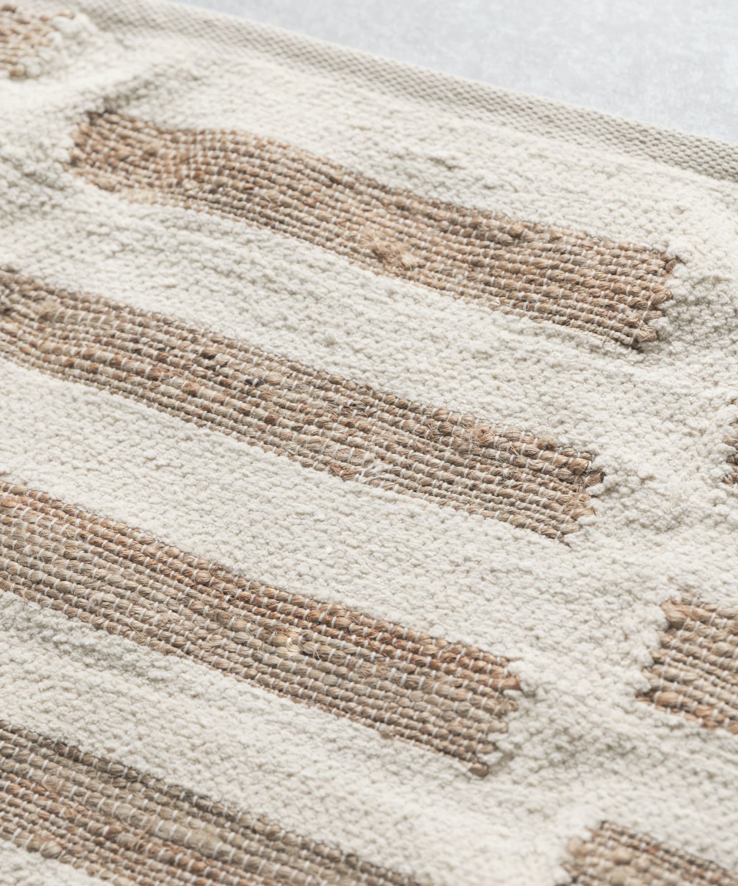 RugRu　バーニシア ラグ 140x200cm BEIGE MIX -