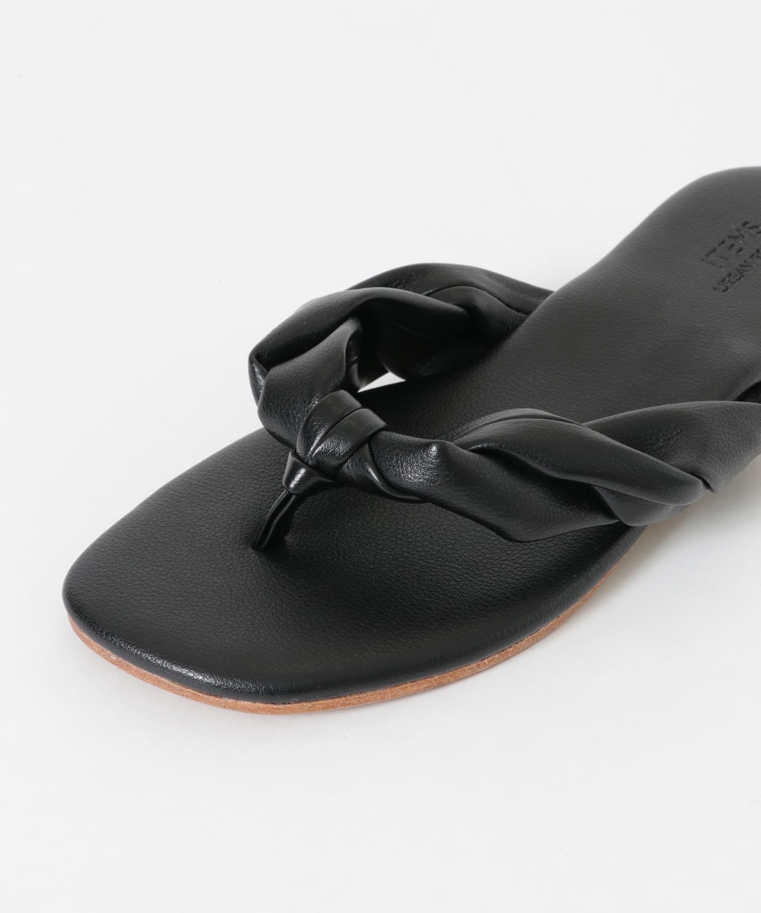 フェイクレザートングサンダル BLK S