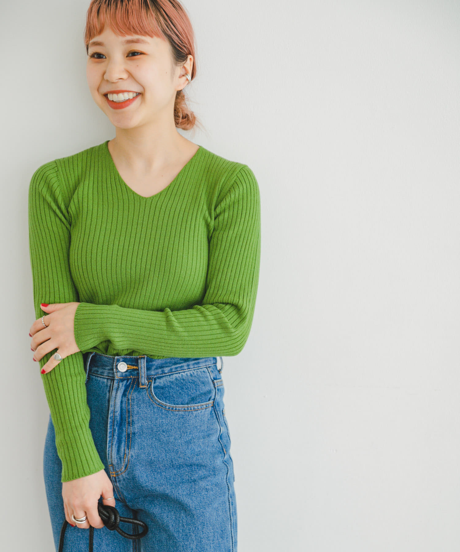 期間限定値下★TV衣装★　ITEMS URBANRESEARCH　モチモチニット 洗濯可』モチモチVネックニット(FREE GRN): トップス｜URBAN