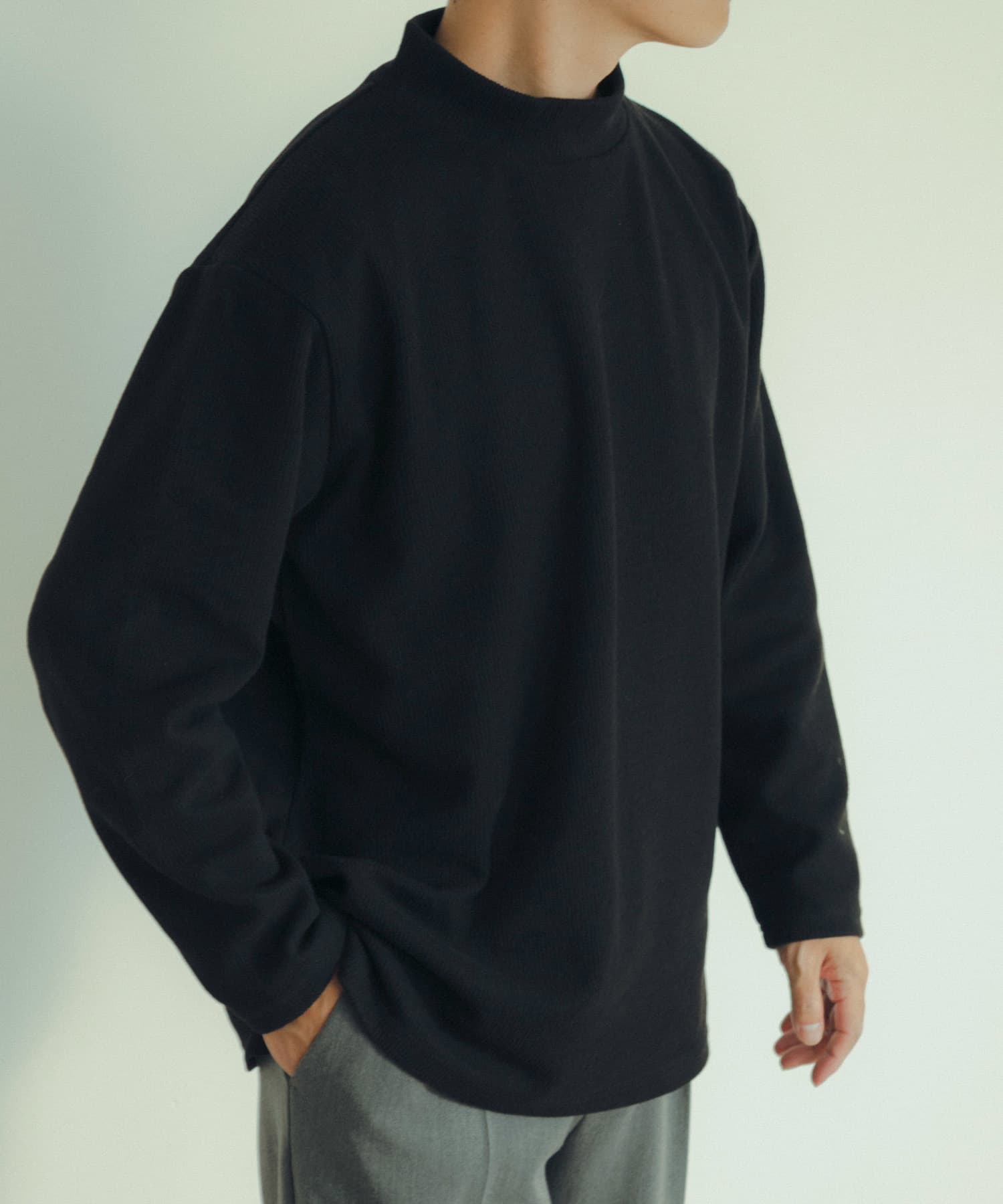 ハイネックリブカットソー