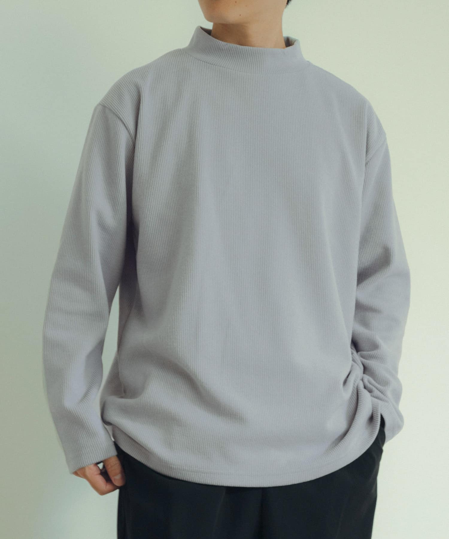 ハイネックリブカットソー