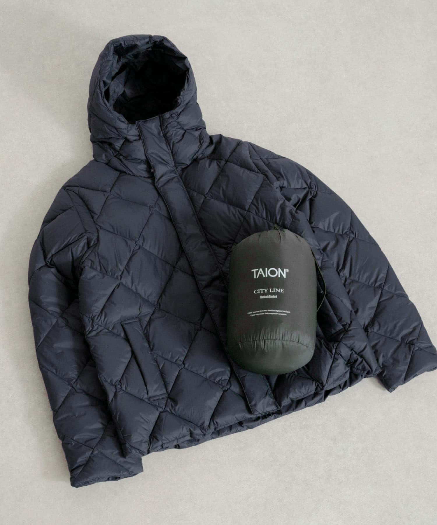 TAION　PACKABLE HOOD DOWN JACKET D.NVY M