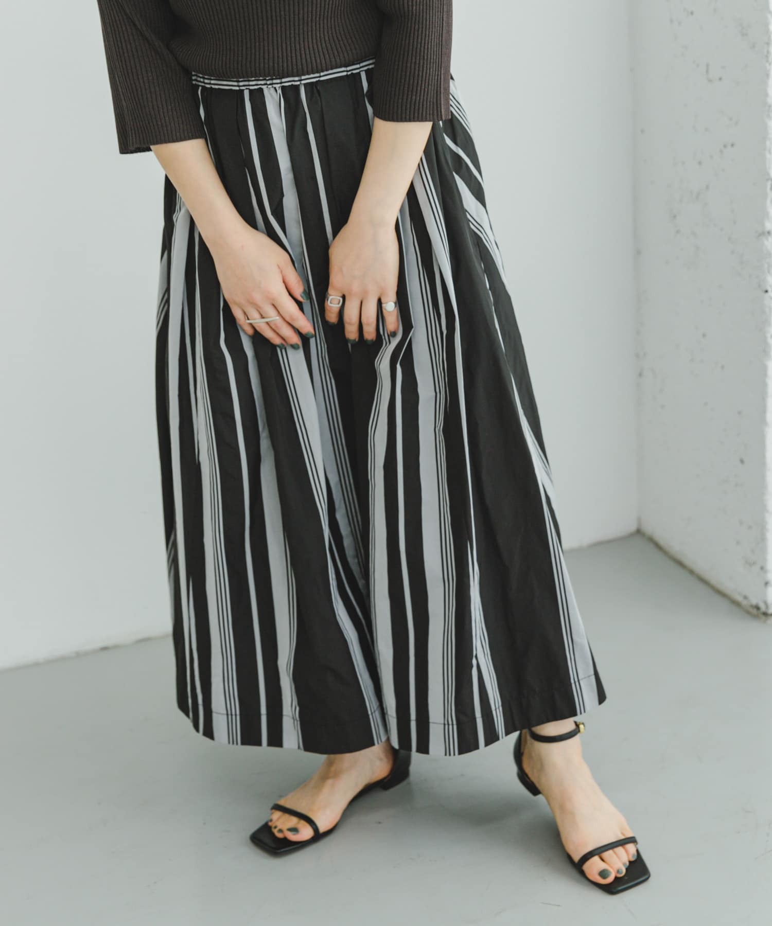 BLK×GRY