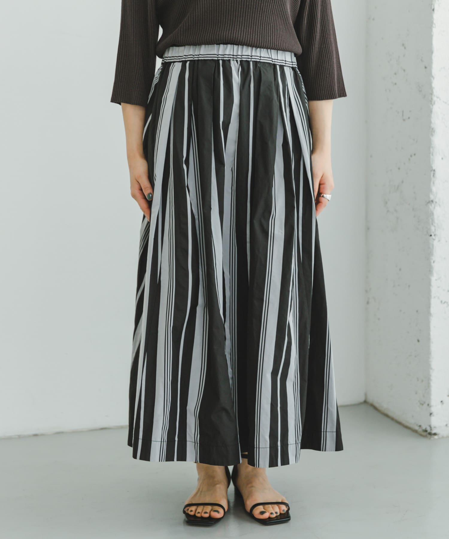 BLK×GRY