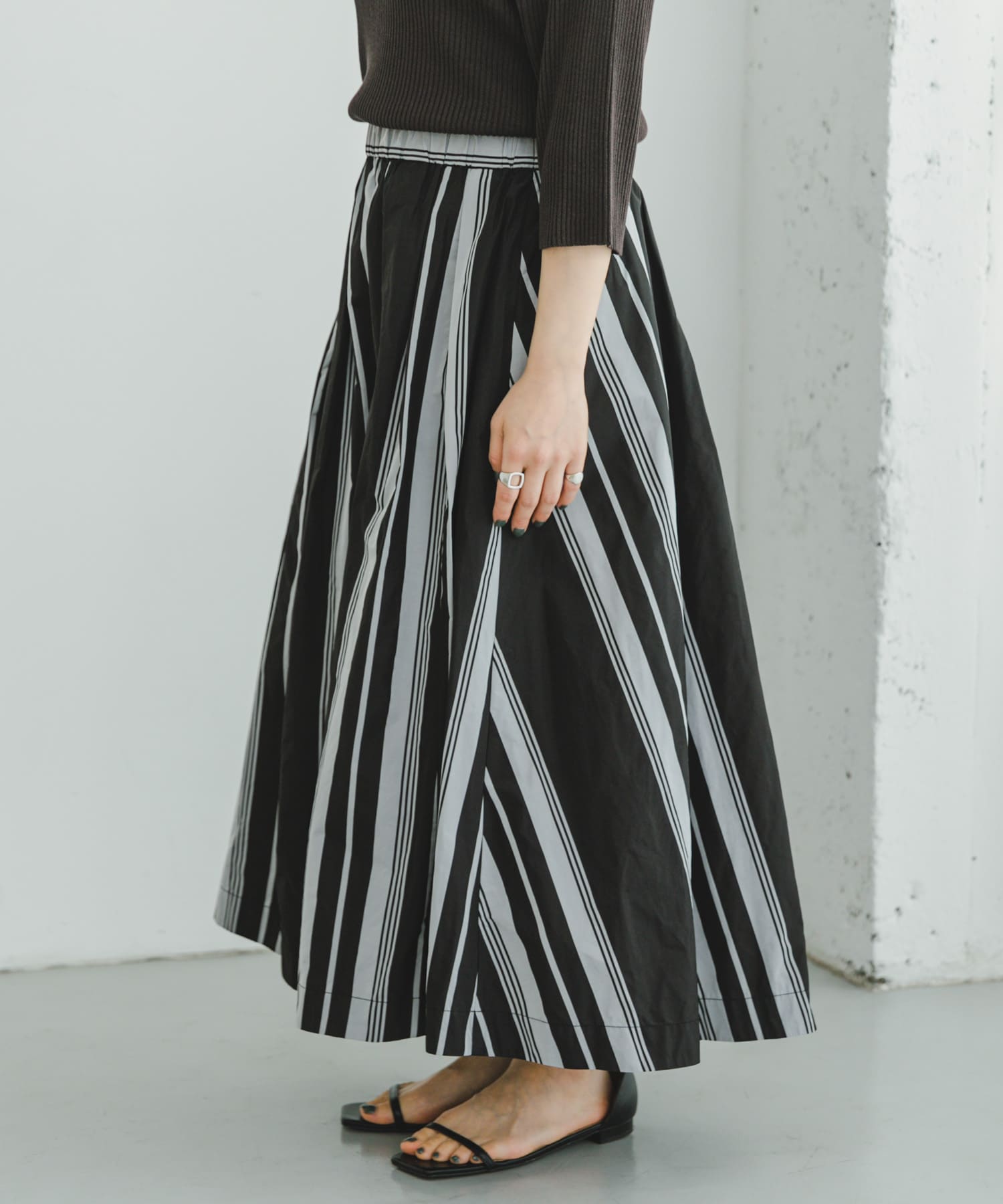 BLK×GRY