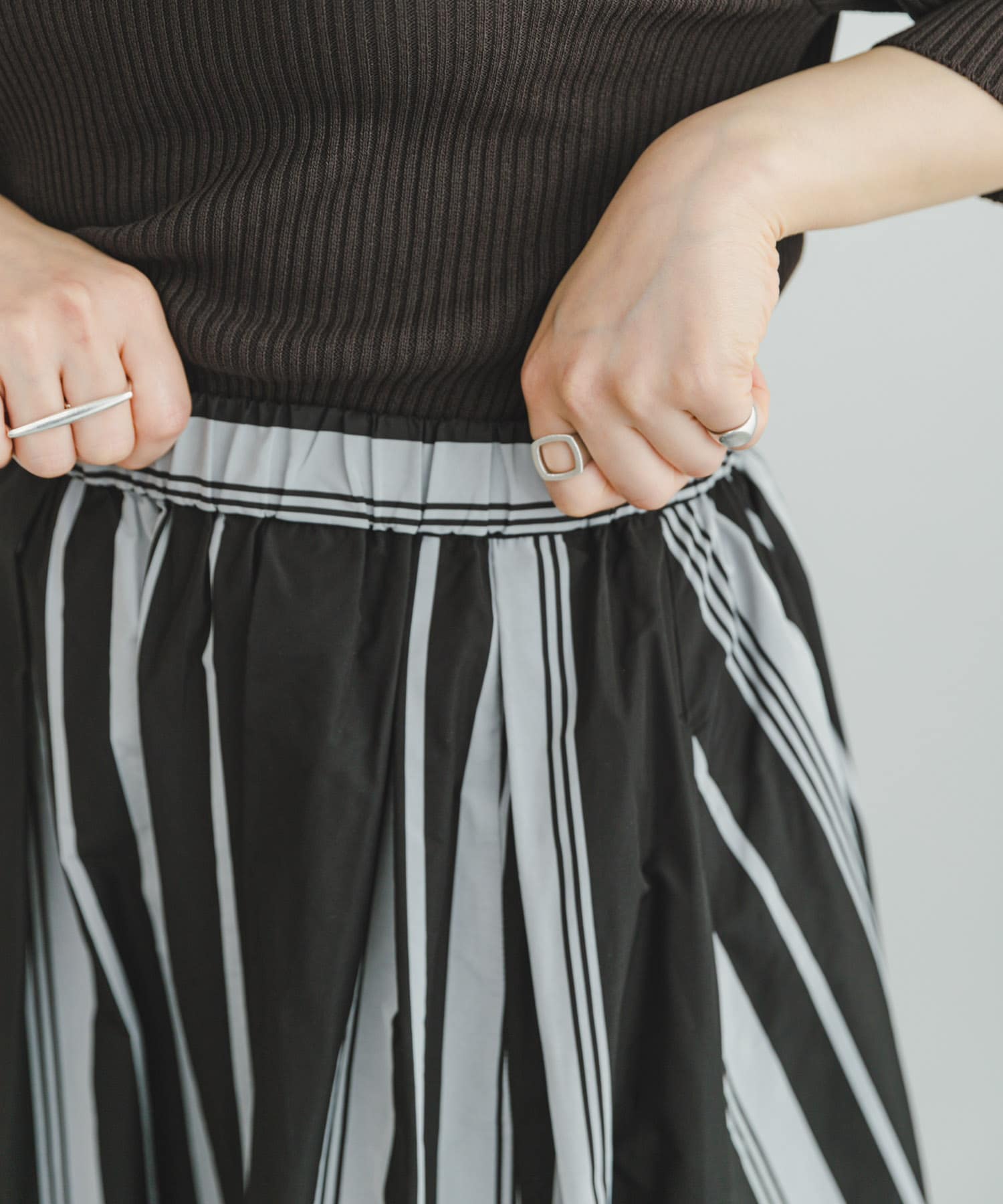 BLK×GRY