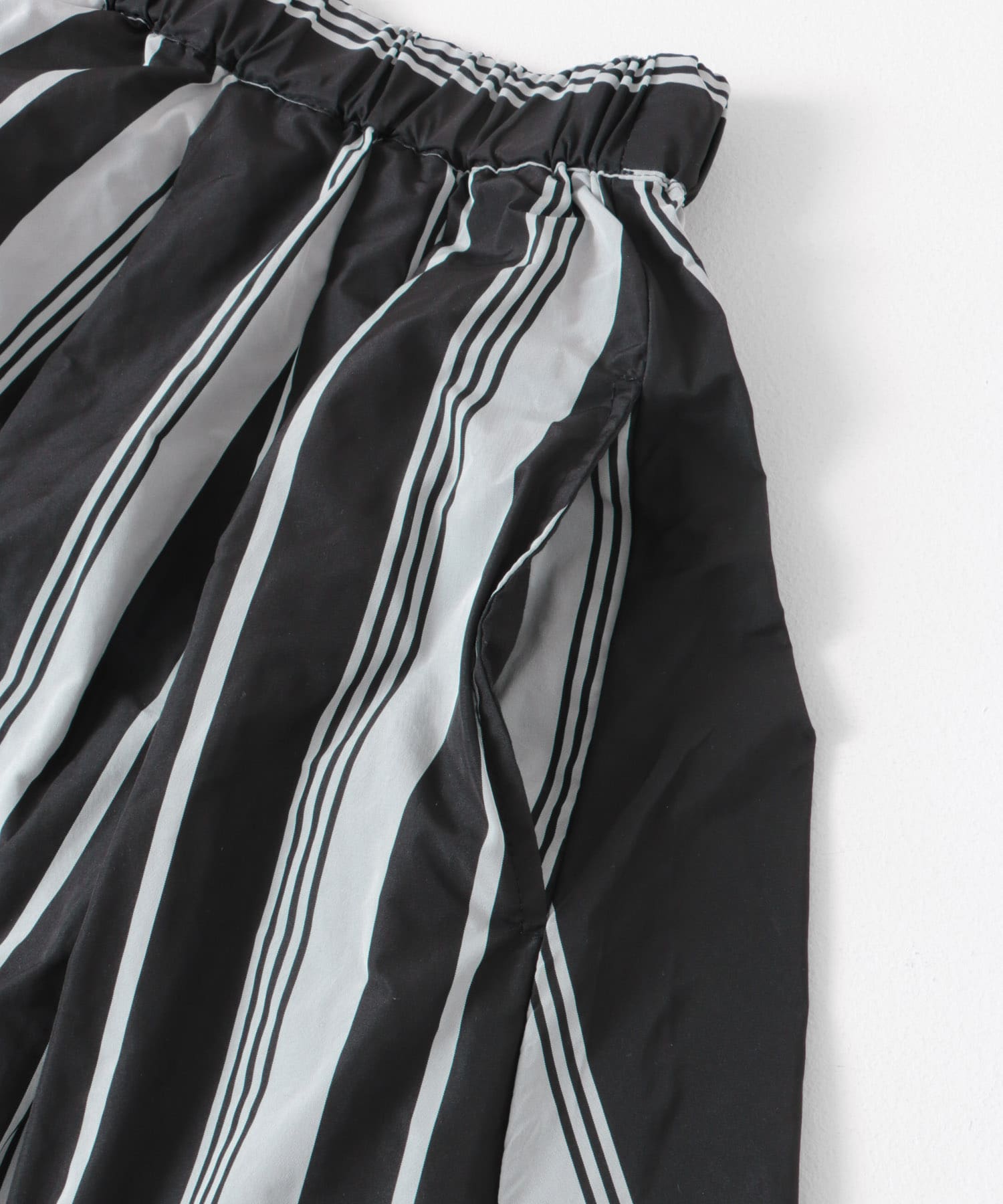 BLK×GRY