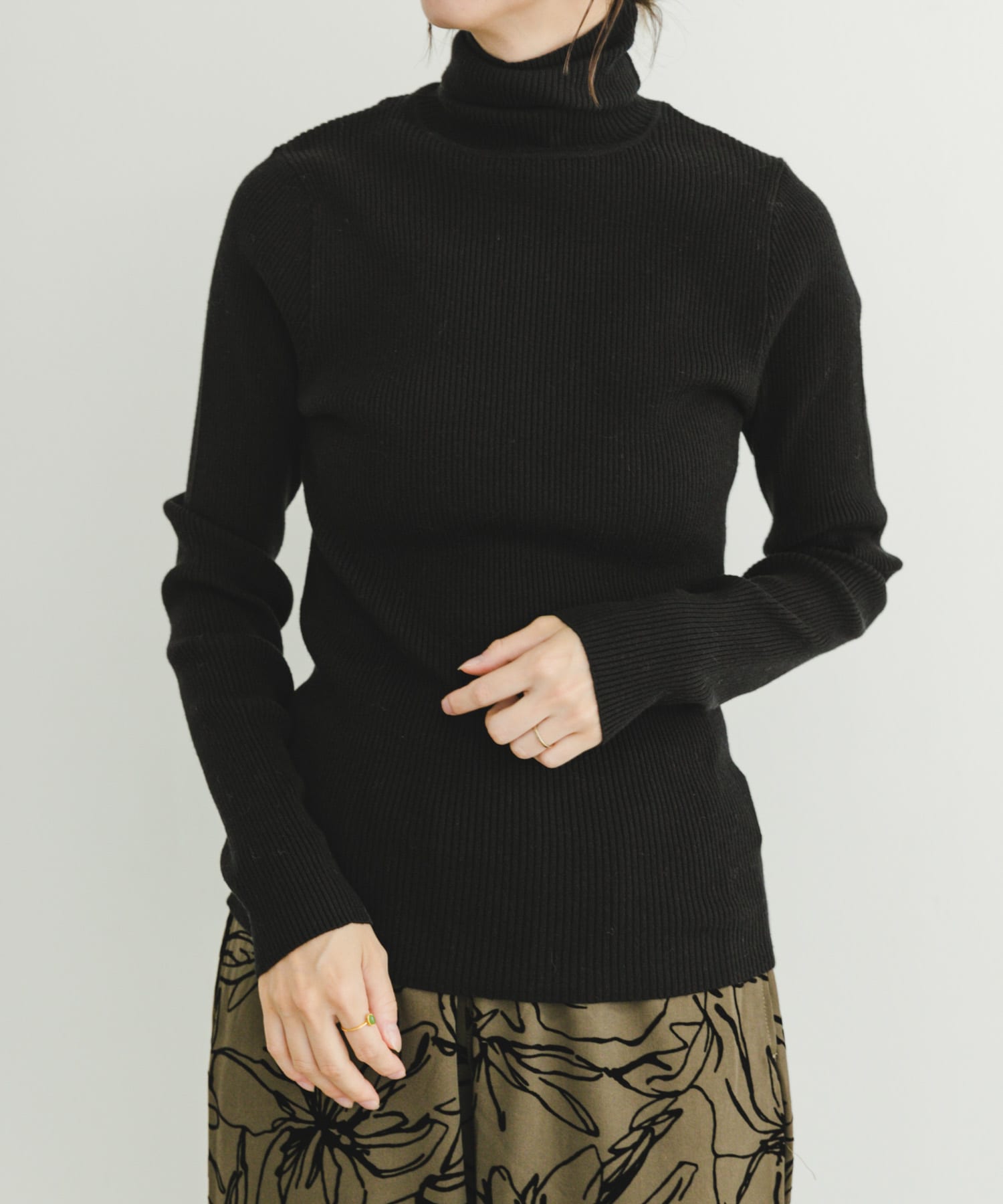 タートルネックリブニット BLK FREE