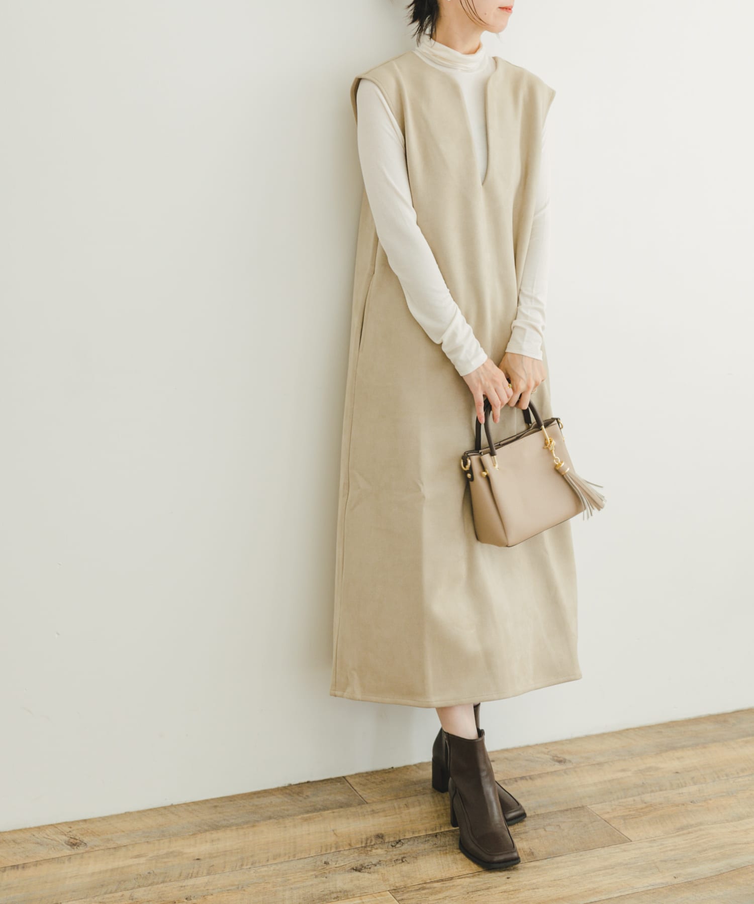 L.BEIGE